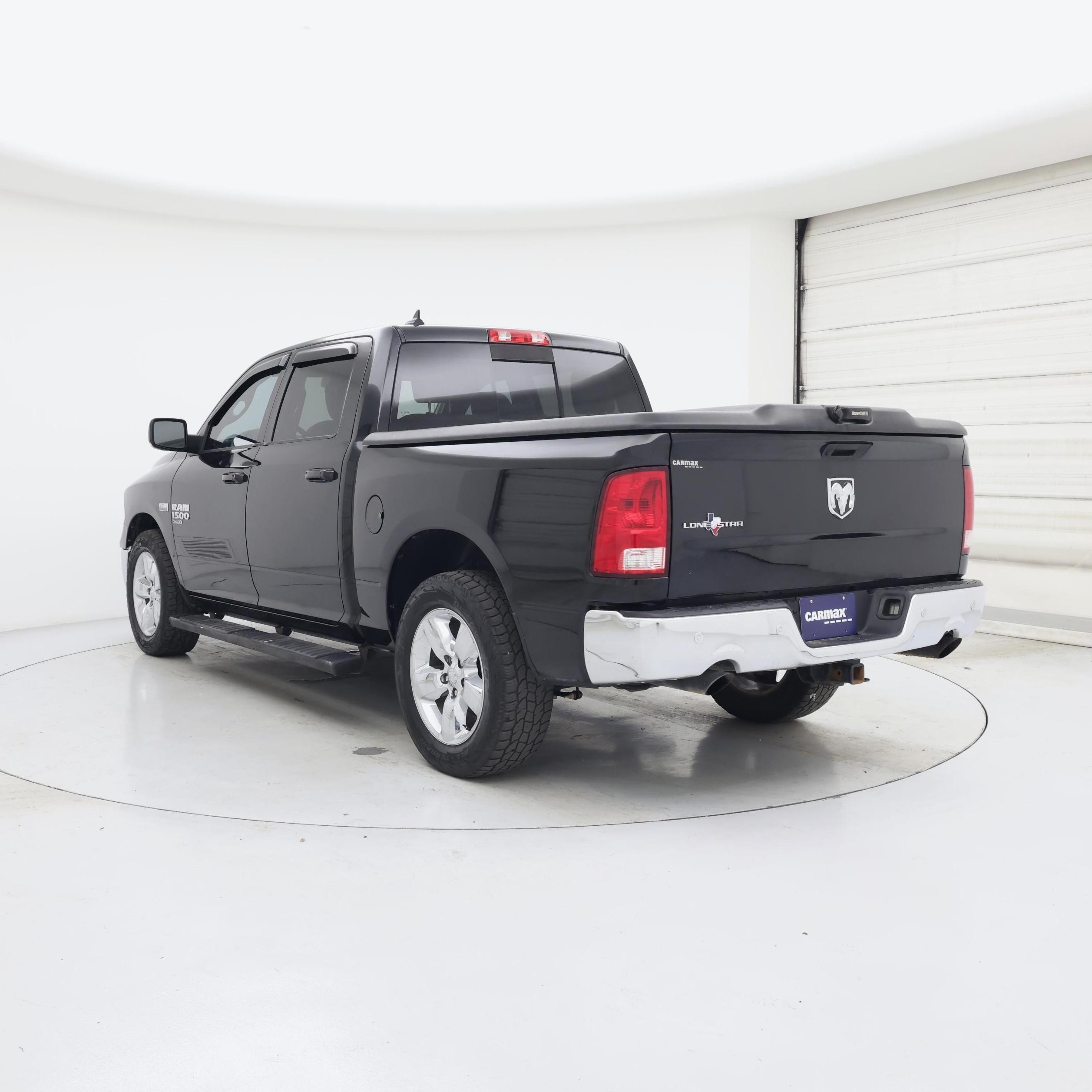 Thumbnail: 2019 RAM 1500 Classic - 2
