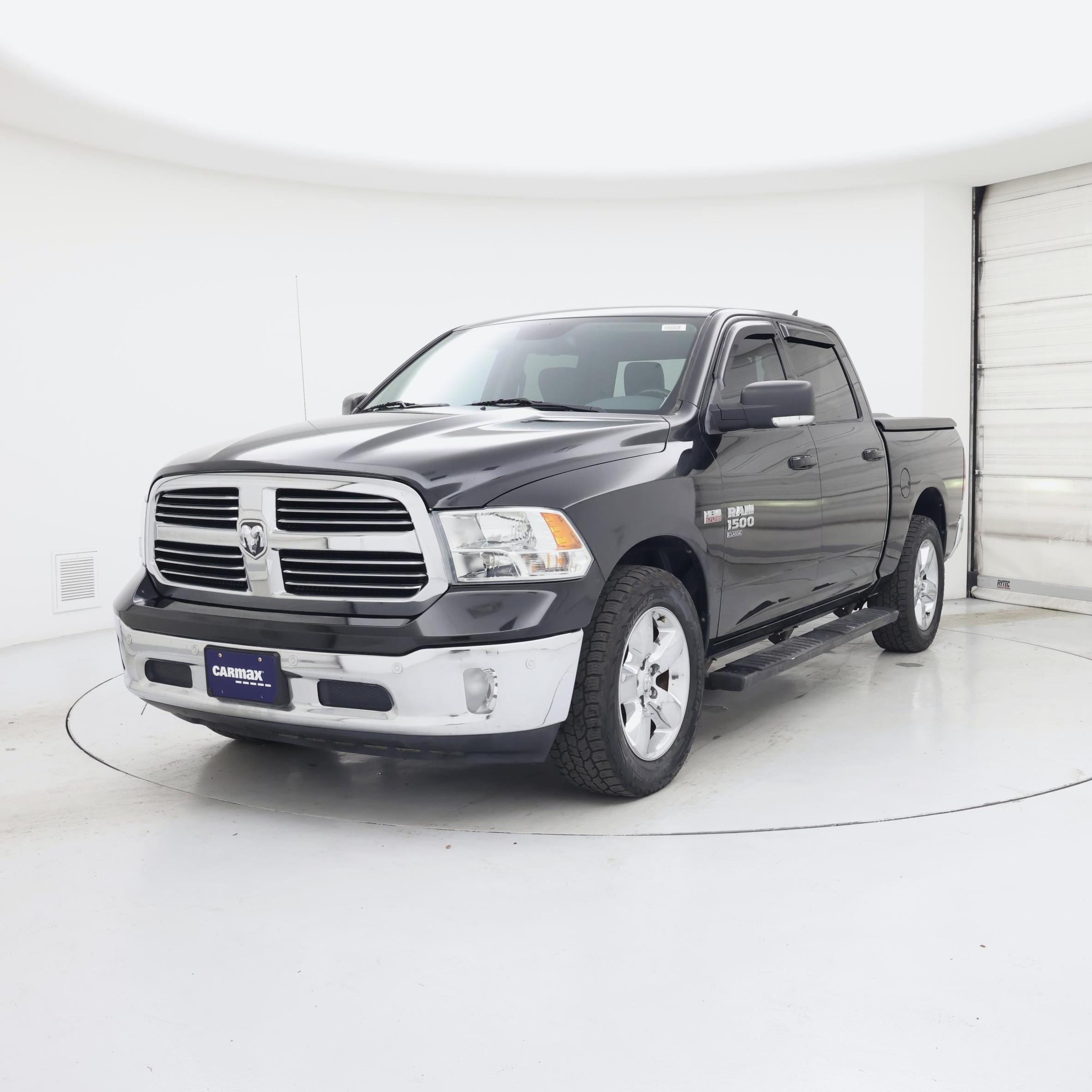 Thumbnail: 2019 RAM 1500 Classic - 4