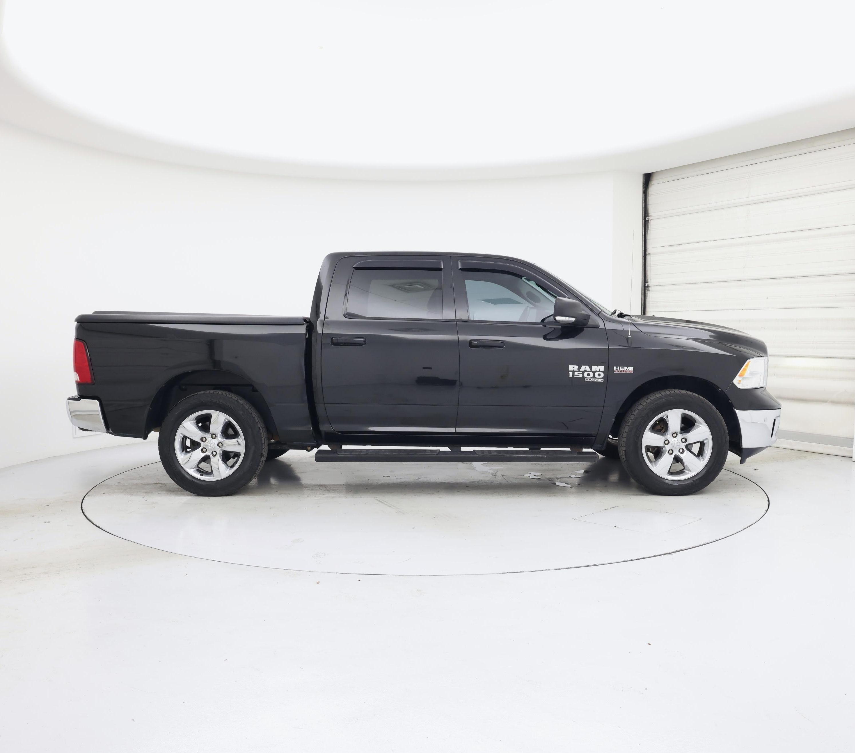 Thumbnail: 2019 RAM 1500 Classic - 7