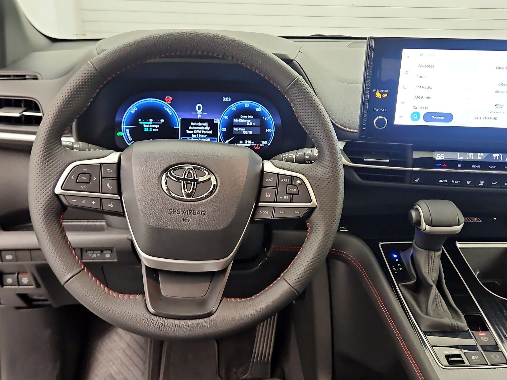 Thumbnail: 2025 Toyota Sienna - 10