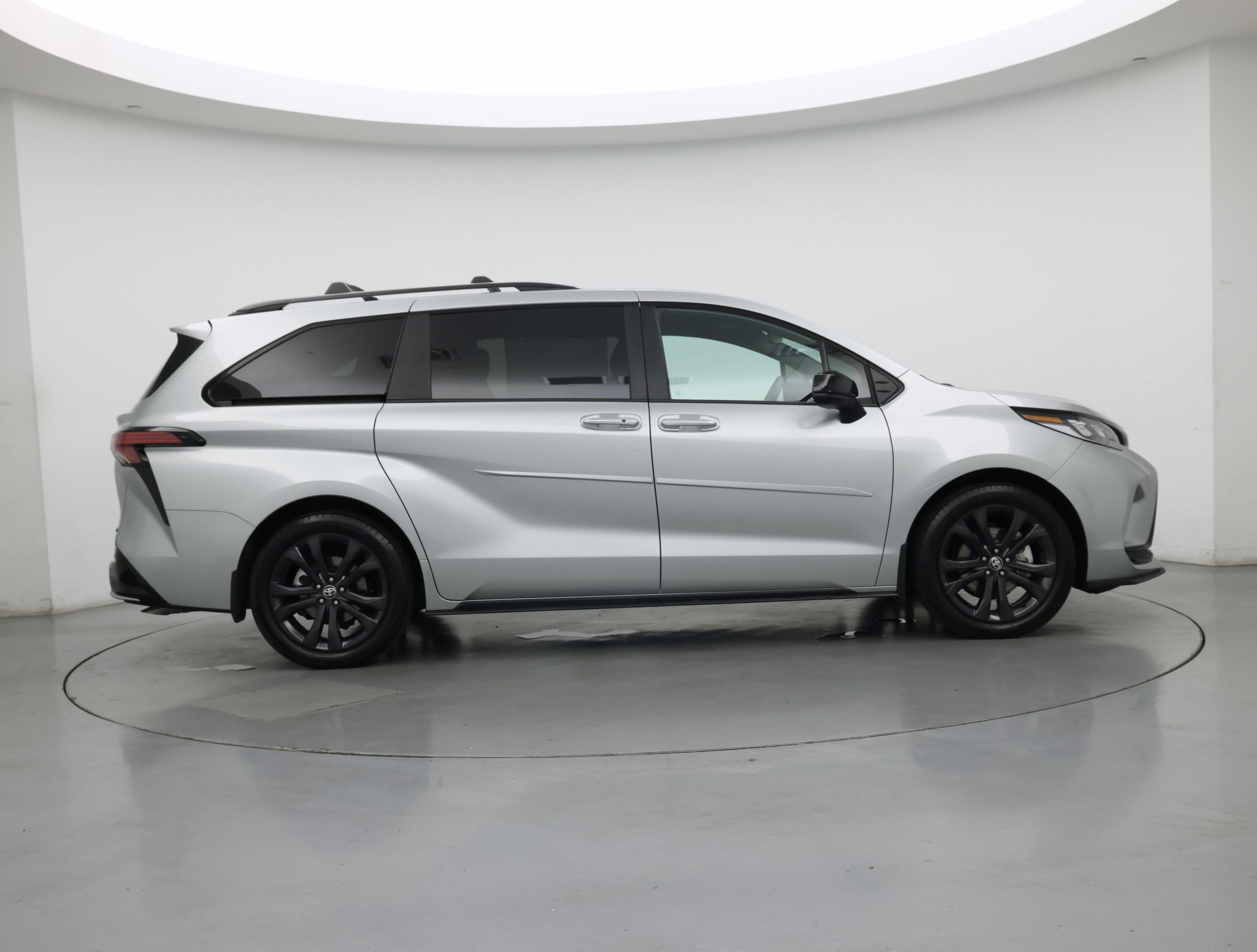 Thumbnail: 2025 Toyota Sienna - 7