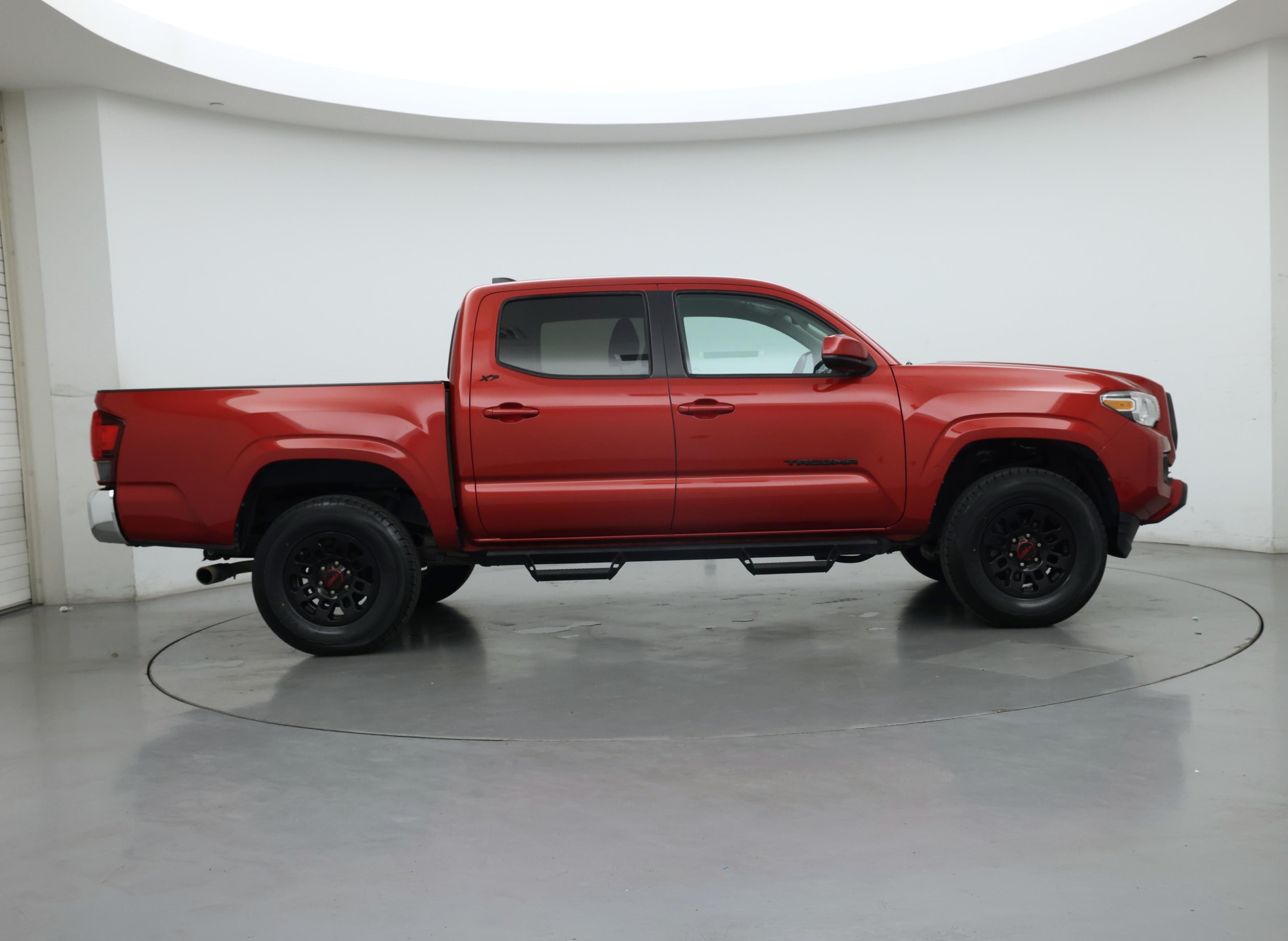 Thumbnail: 2022 Toyota Tacoma - 7