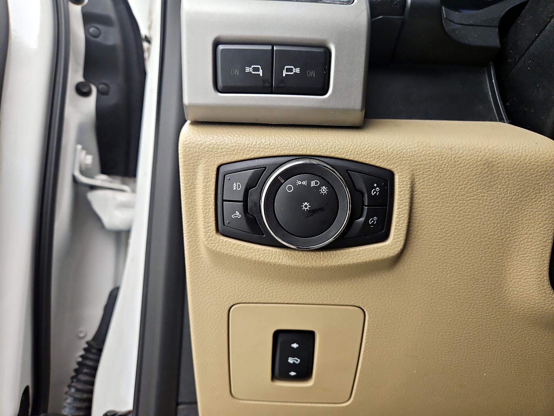 Thumbnail: 2016 Ford F-150 - 13