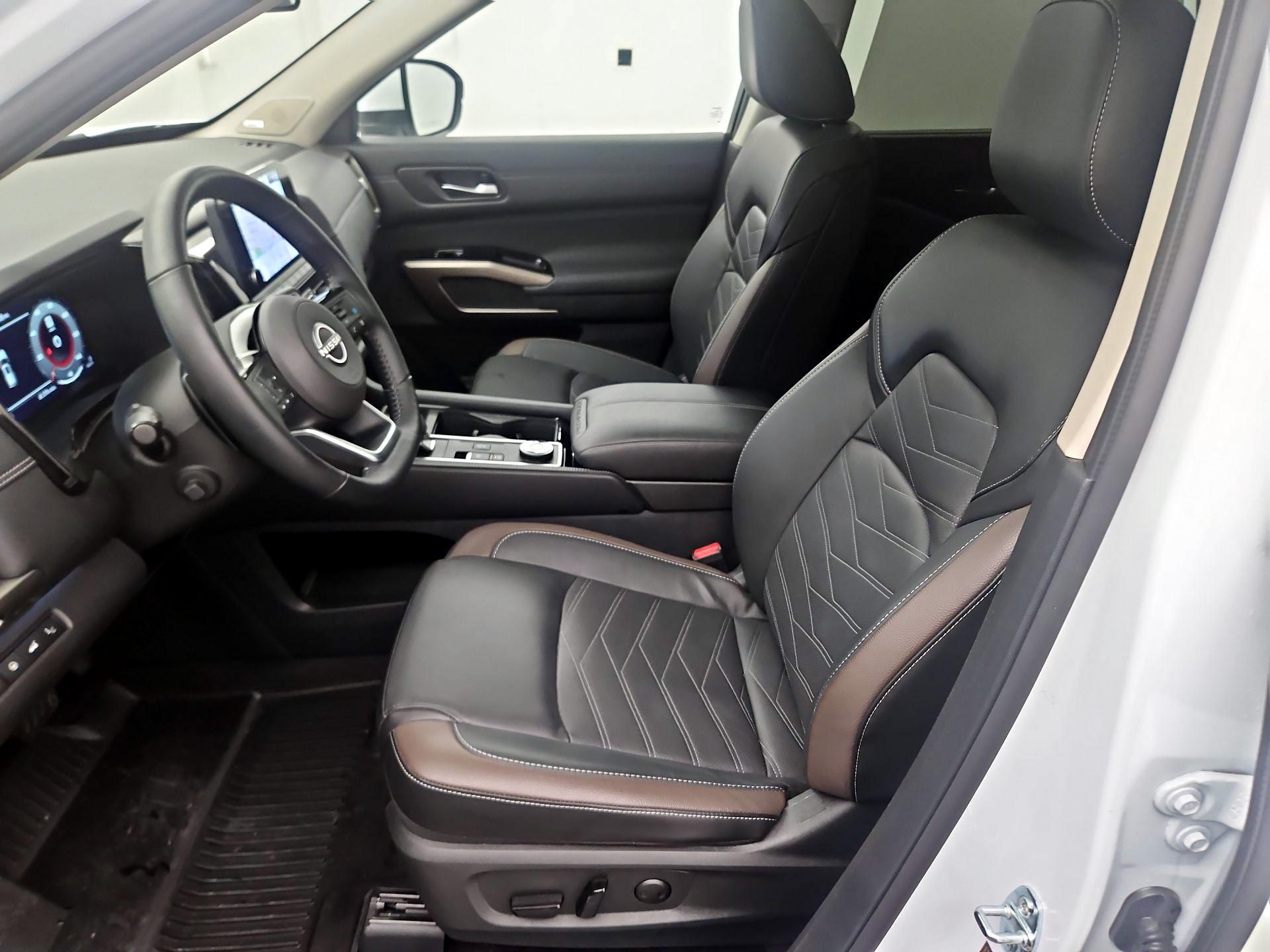 Thumbnail: 2025 Nissan Pathfinder - 11
