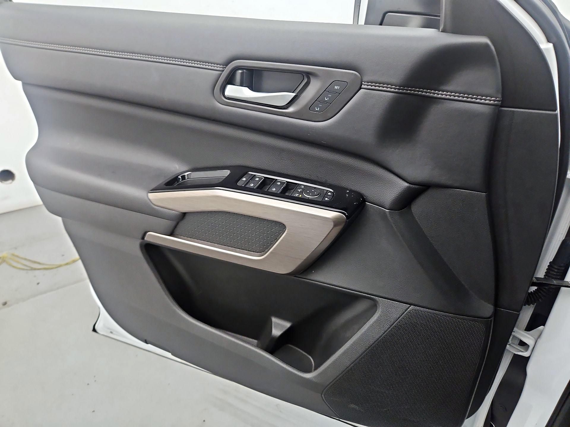 Thumbnail: 2025 Nissan Pathfinder - 12