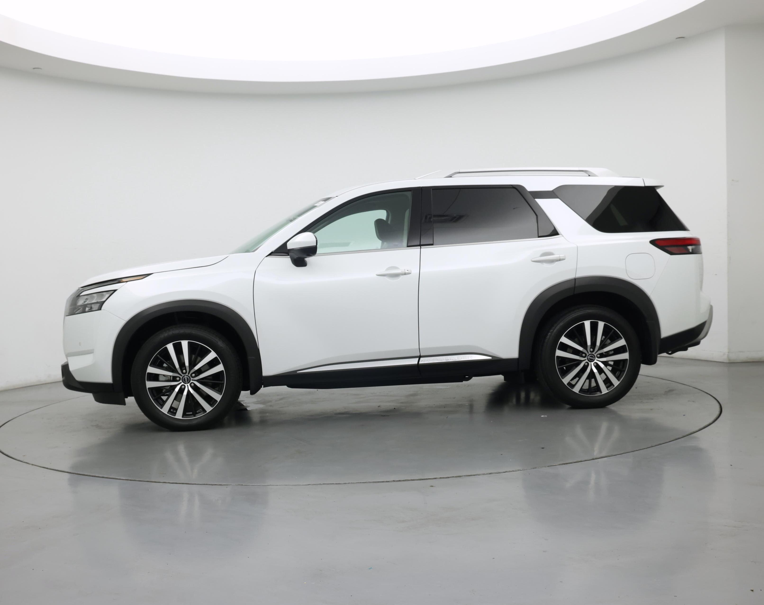 Thumbnail: 2025 Nissan Pathfinder - 3
