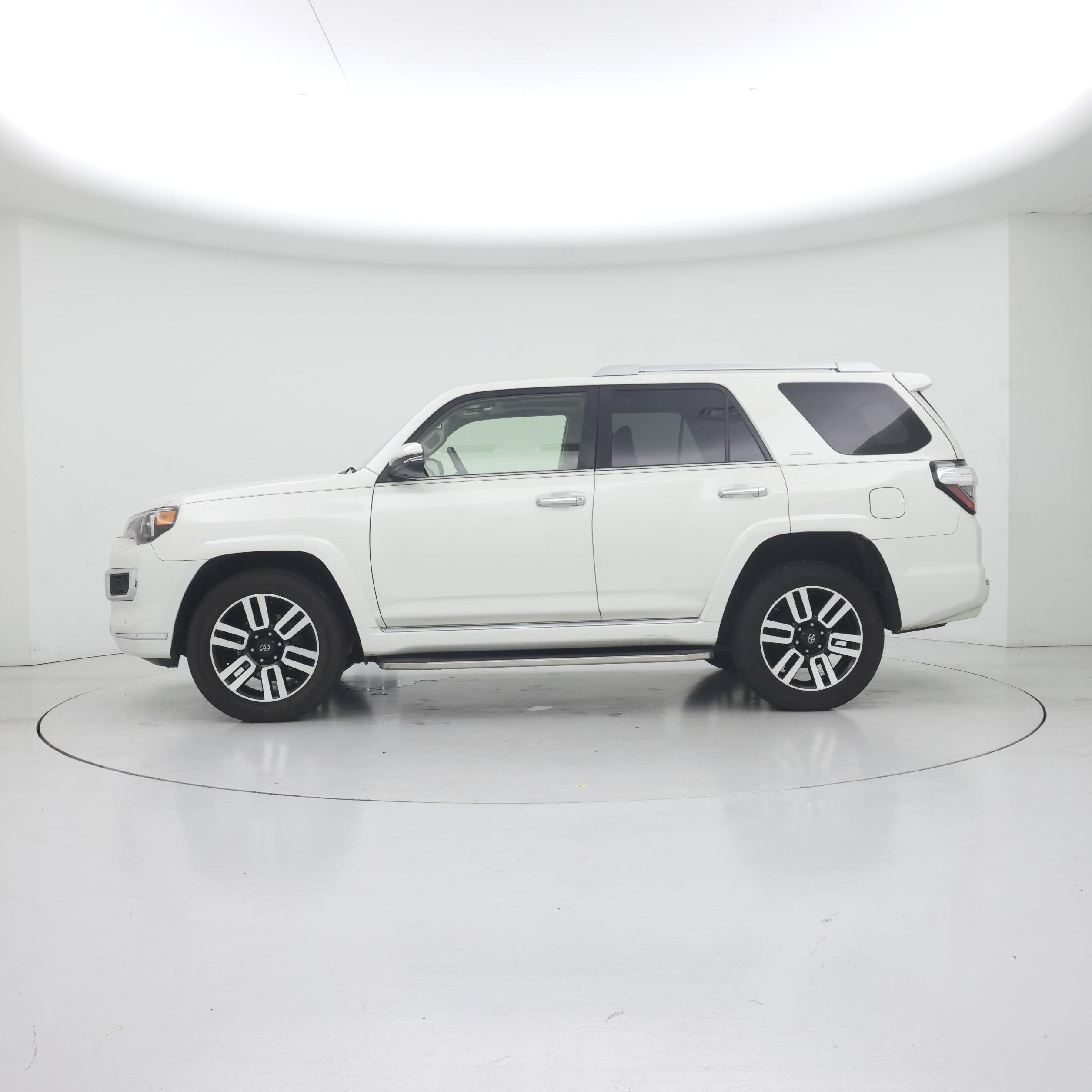 Thumbnail: 2018 Toyota 4Runner - 3