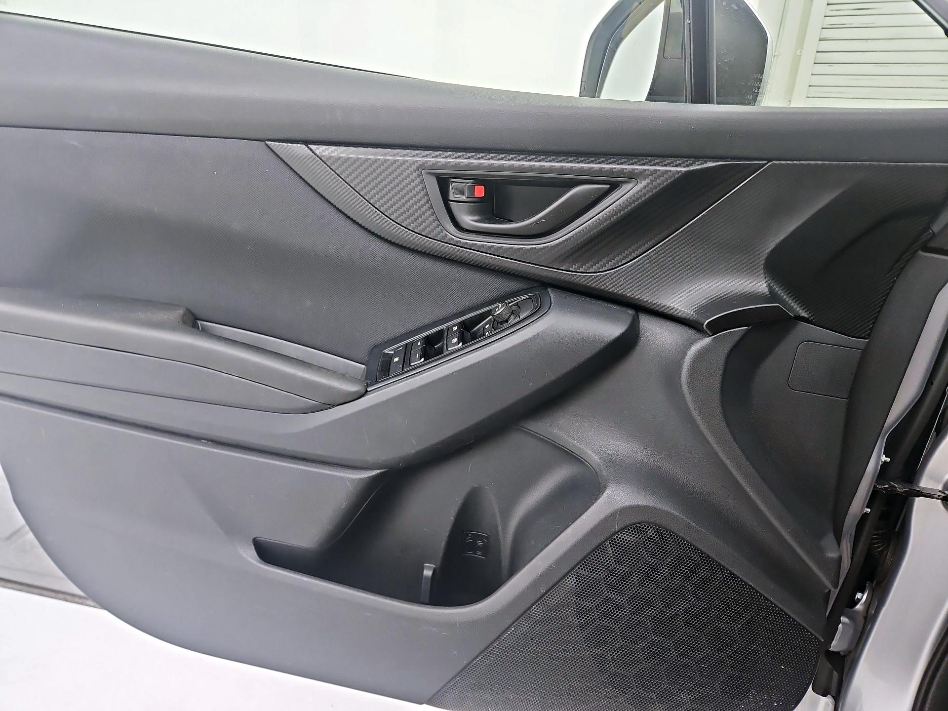 Thumbnail: 2019 Subaru Crosstrek - 10