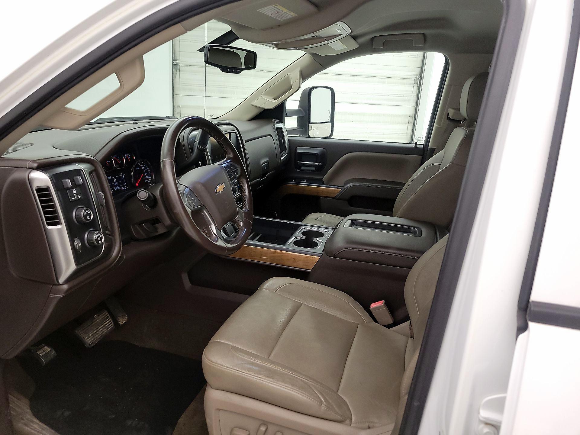 Thumbnail: 2015 Chevrolet Silverado 3500 - 11