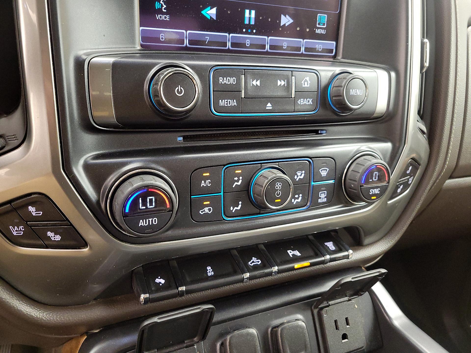 Thumbnail: 2015 Chevrolet Silverado 3500 - 15