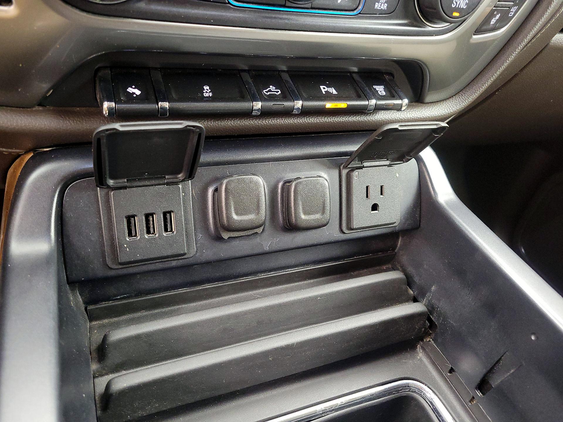 Thumbnail: 2015 Chevrolet Silverado 3500 - 17