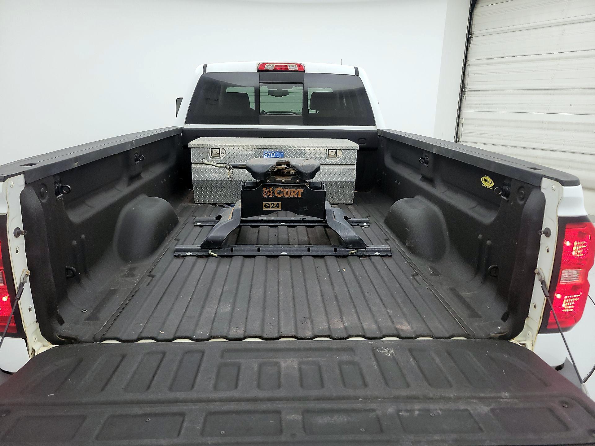 Thumbnail: 2015 Chevrolet Silverado 3500 - 19
