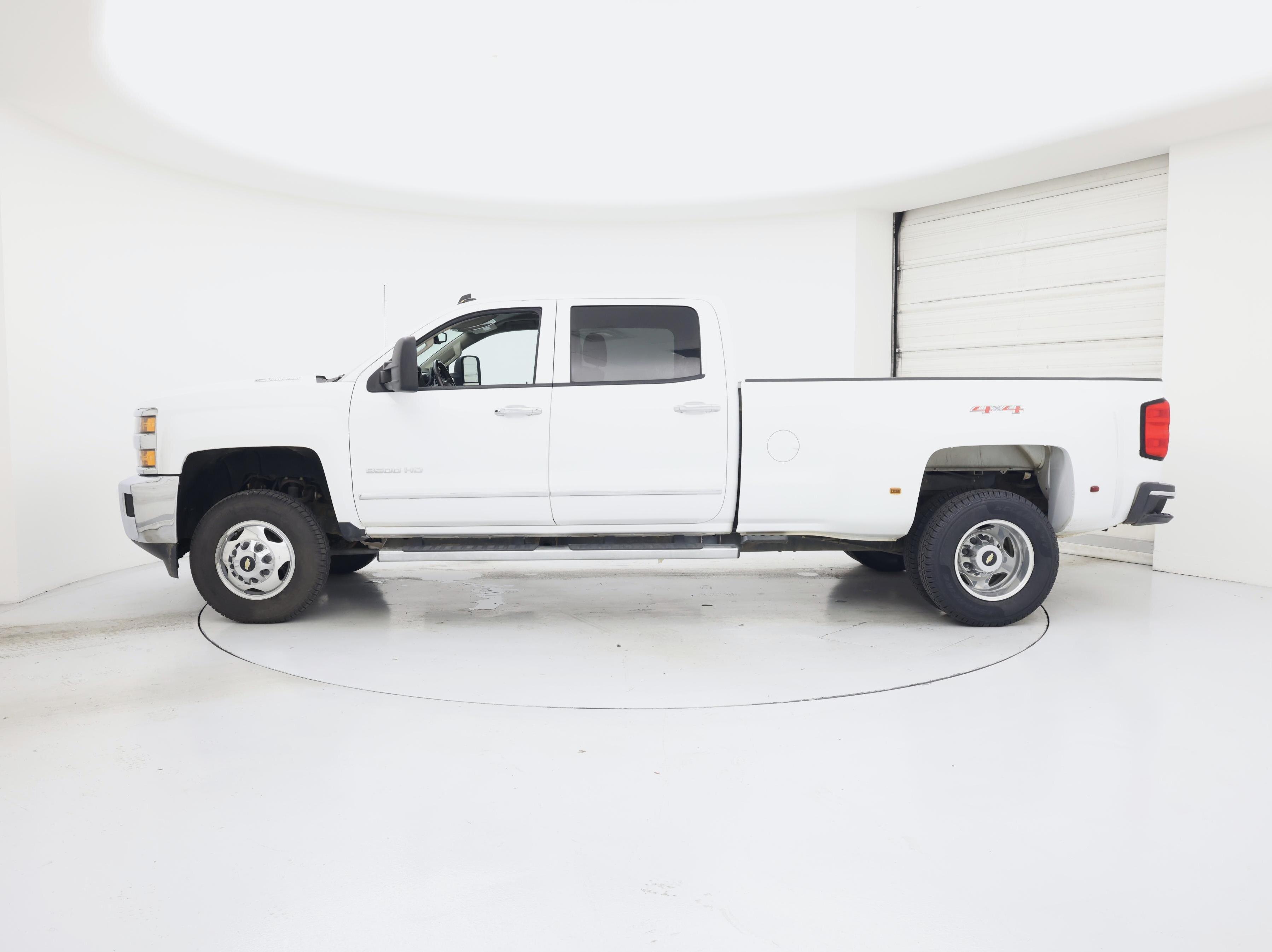 Thumbnail: 2015 Chevrolet Silverado 3500 - 3
