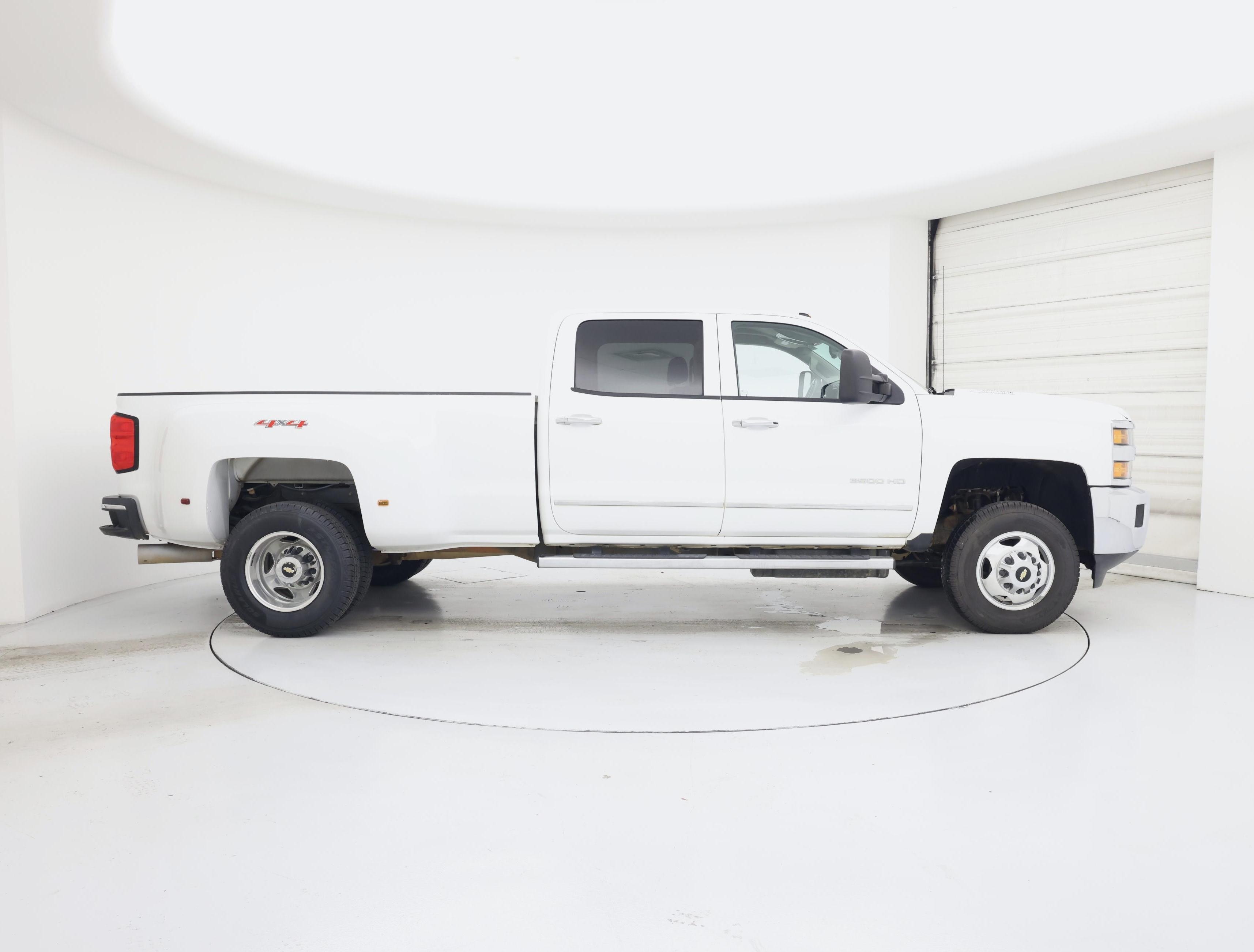 Thumbnail: 2015 Chevrolet Silverado 3500 - 7