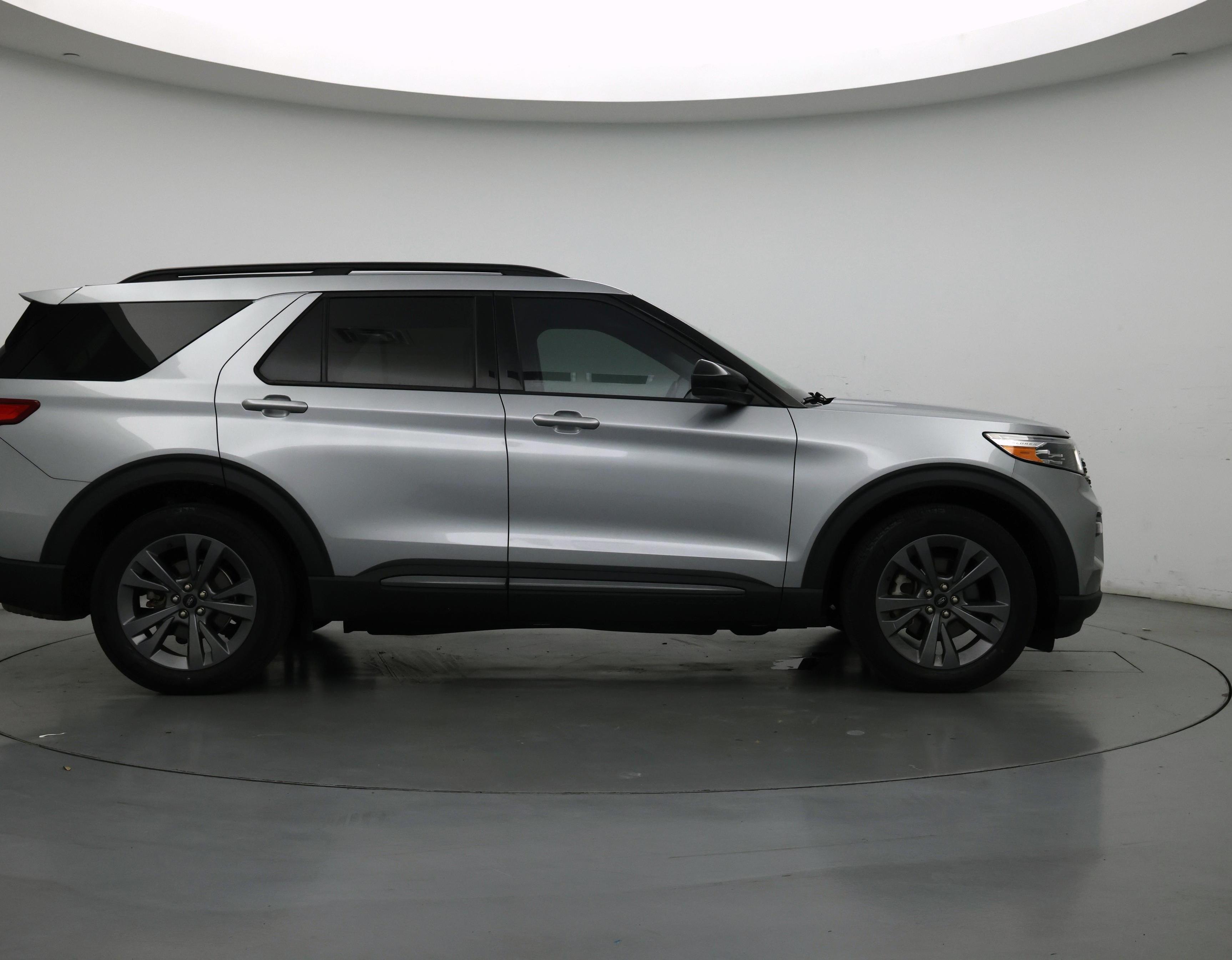 Thumbnail: 2022 Ford Explorer - 7