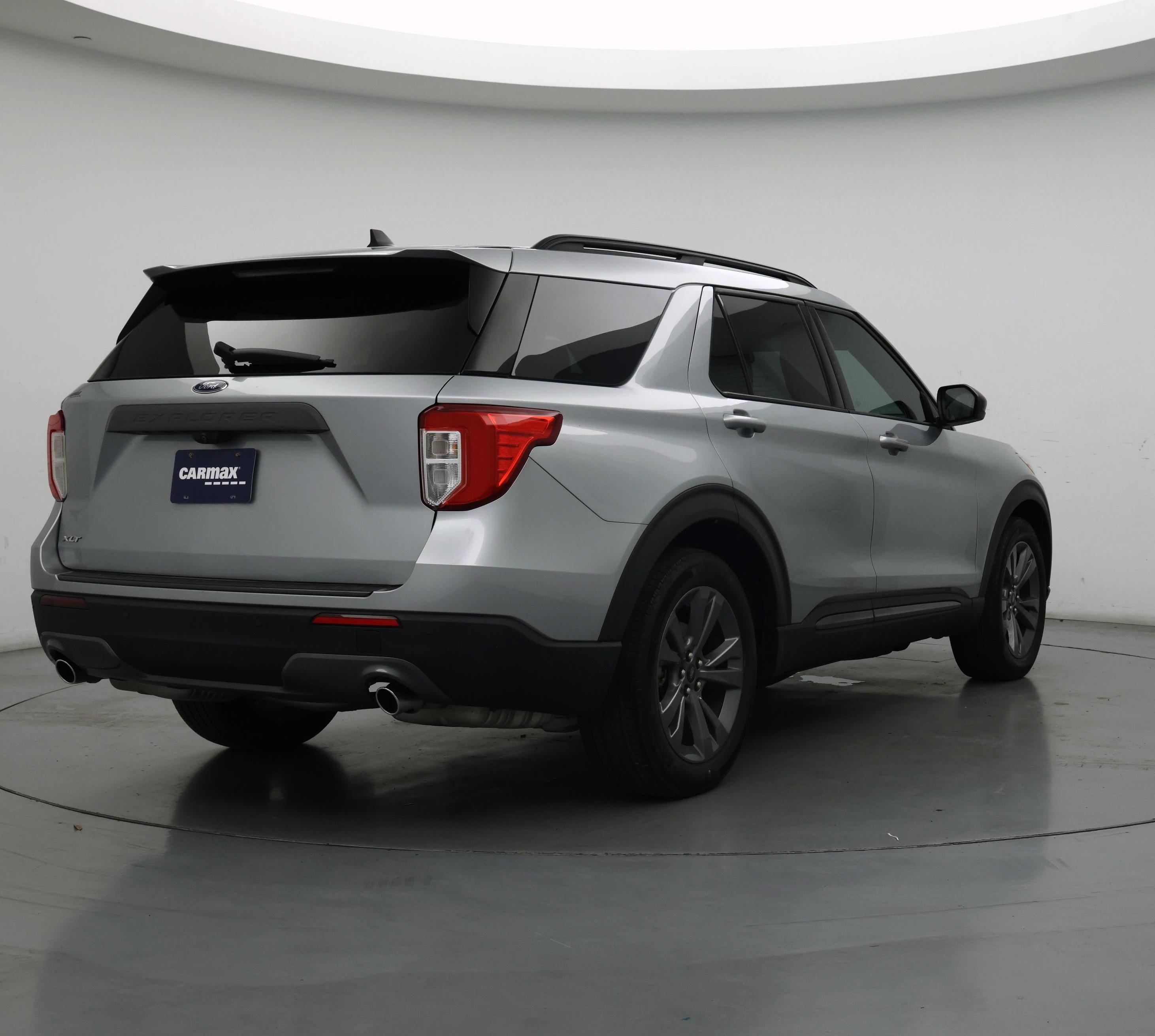 Thumbnail: 2022 Ford Explorer - 8