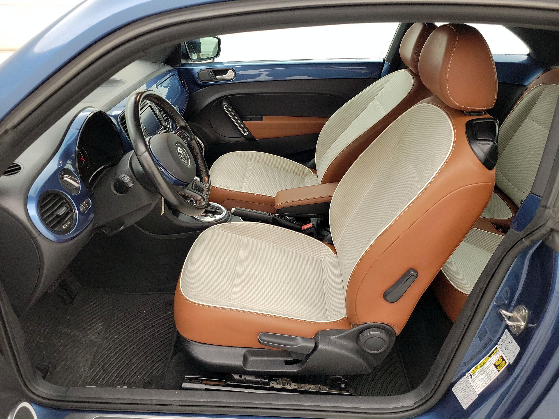 Thumbnail: 2016 Volkswagen Beetle - 11
