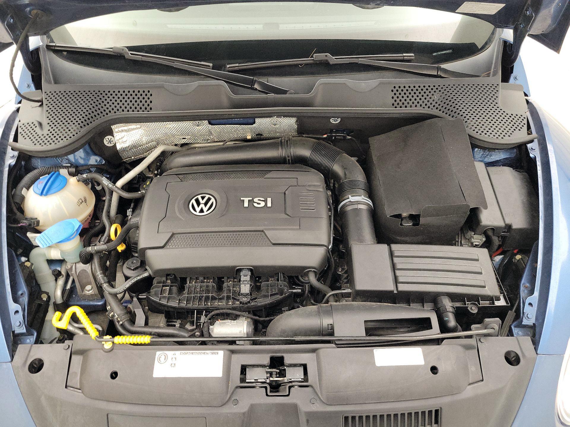Thumbnail: 2016 Volkswagen Beetle - 17