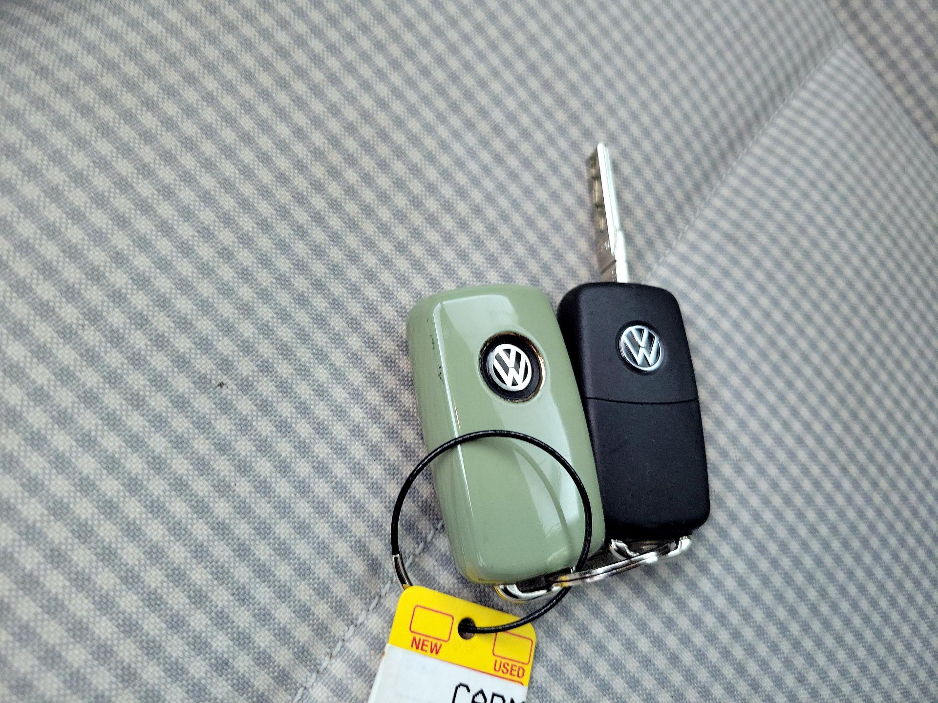Thumbnail: 2016 Volkswagen Beetle - 18