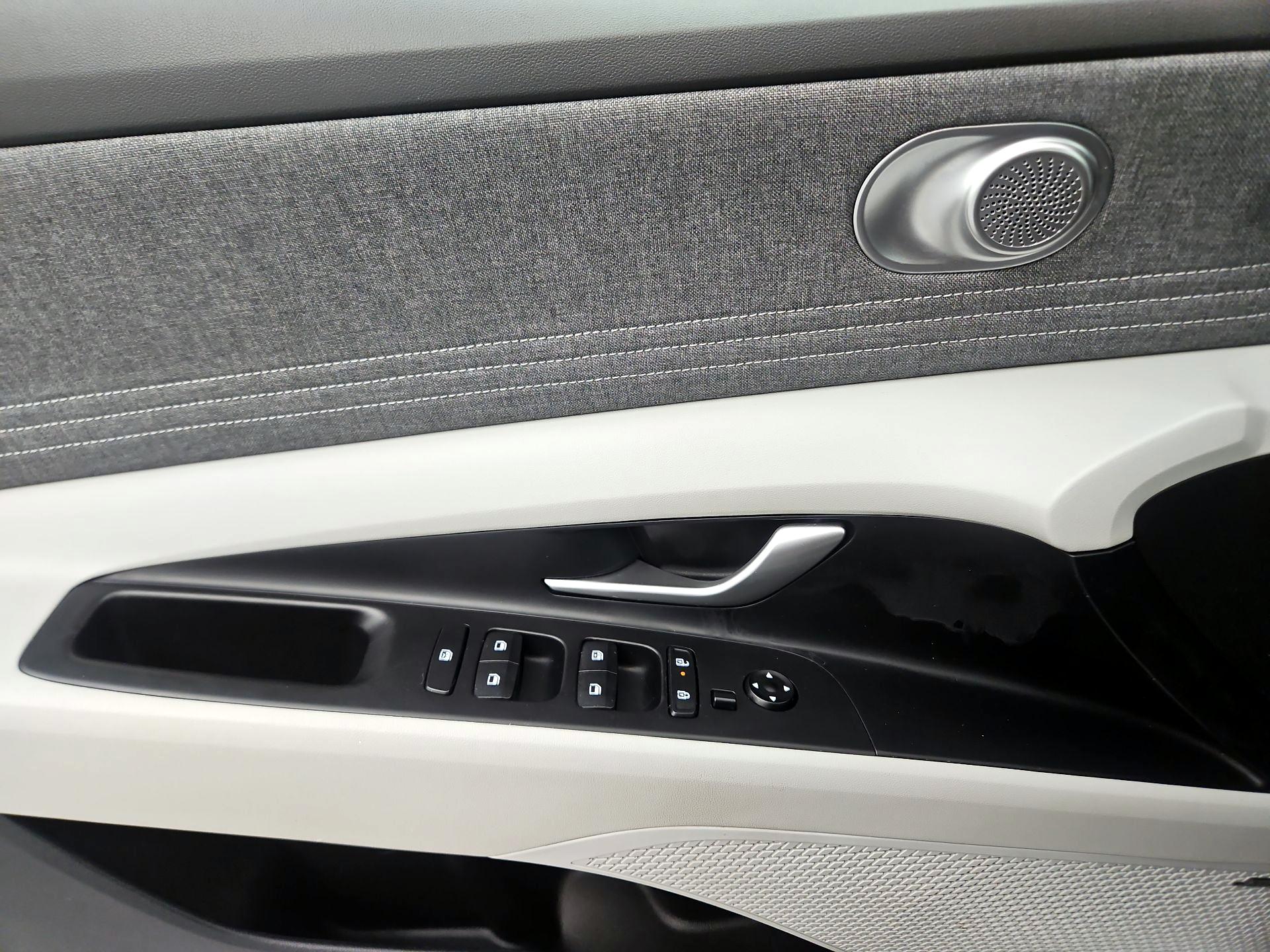 Thumbnail: 2024 Hyundai Elantra - 10