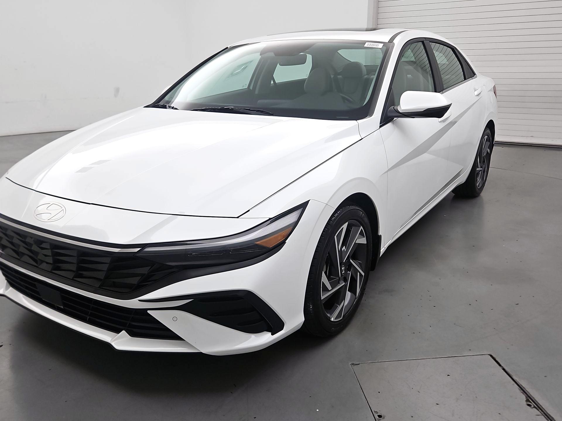 Thumbnail: 2024 Hyundai Elantra - 3