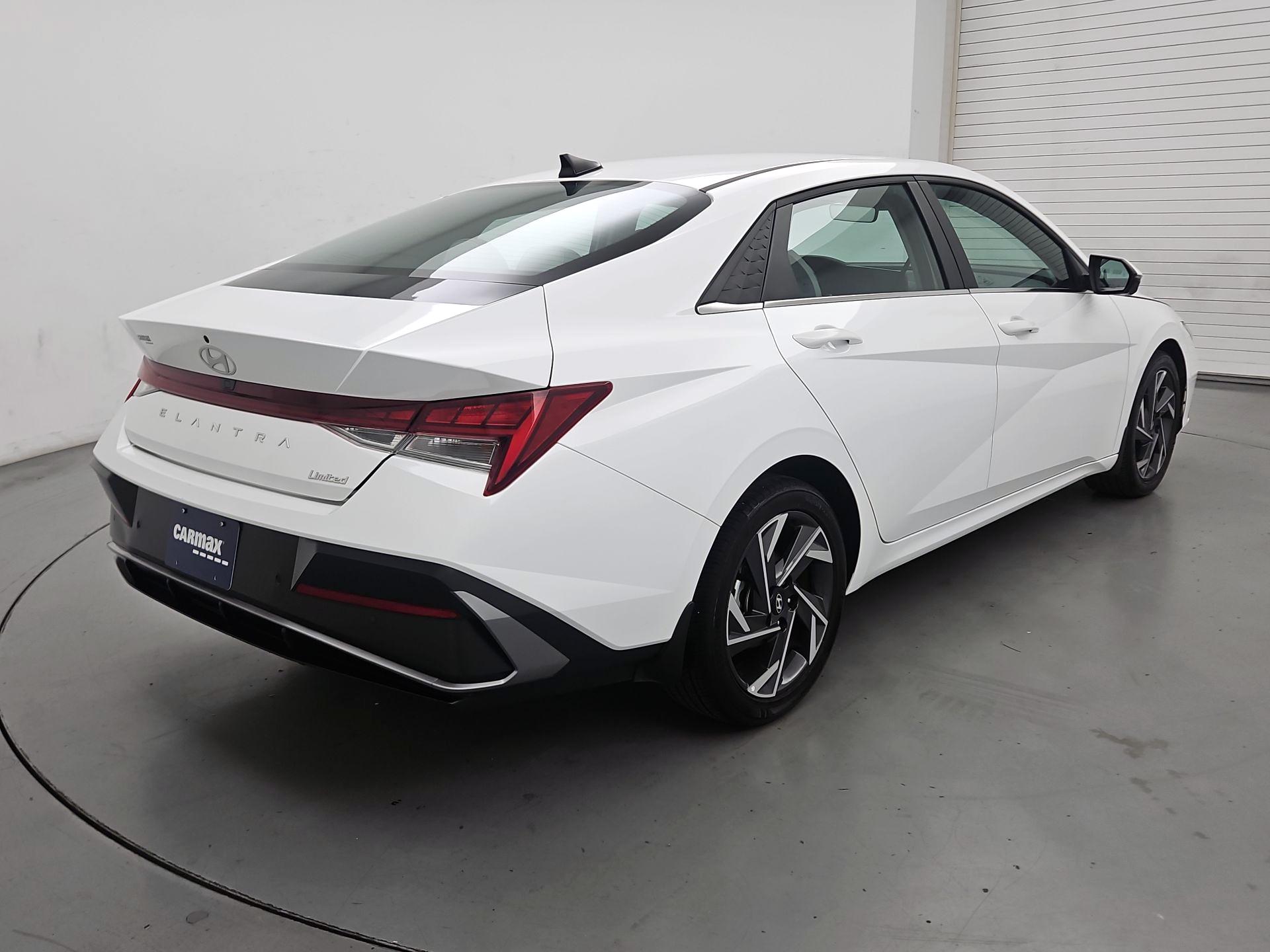 Thumbnail: 2024 Hyundai Elantra - 5