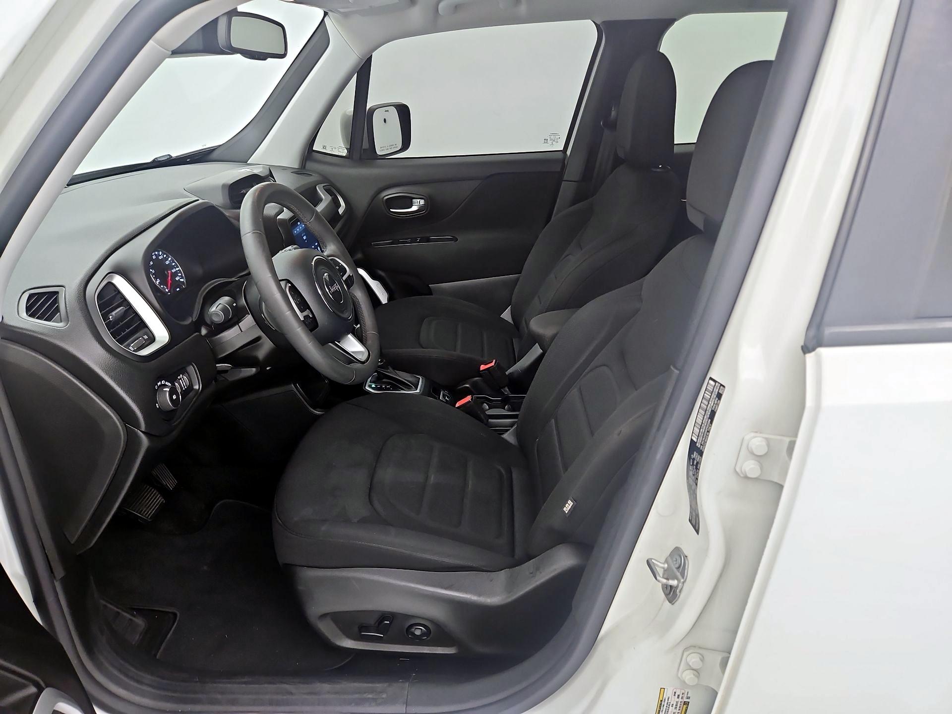 Thumbnail: 2019 Jeep Renegade - 9