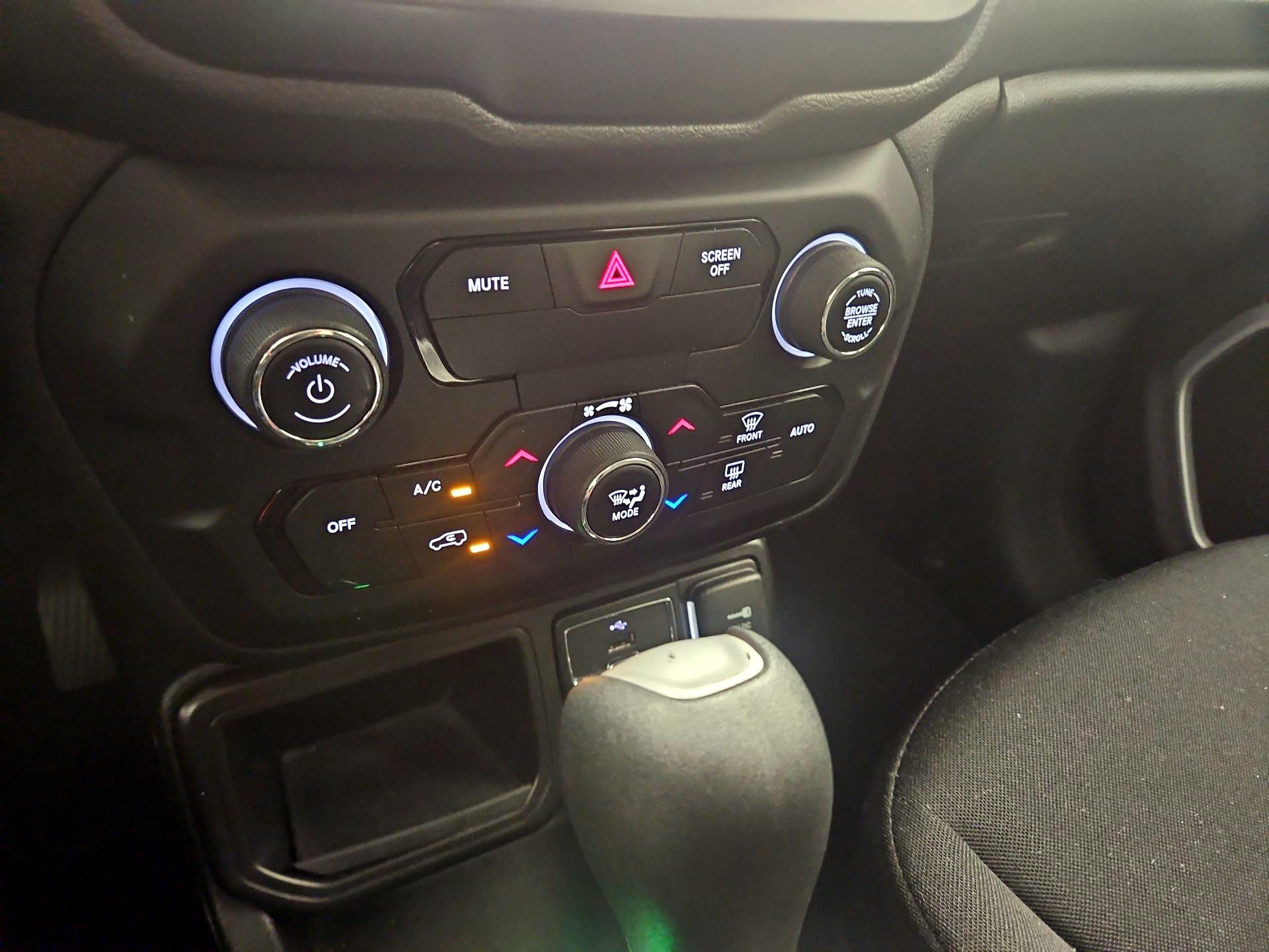 Thumbnail: 2019 Jeep Renegade - 14