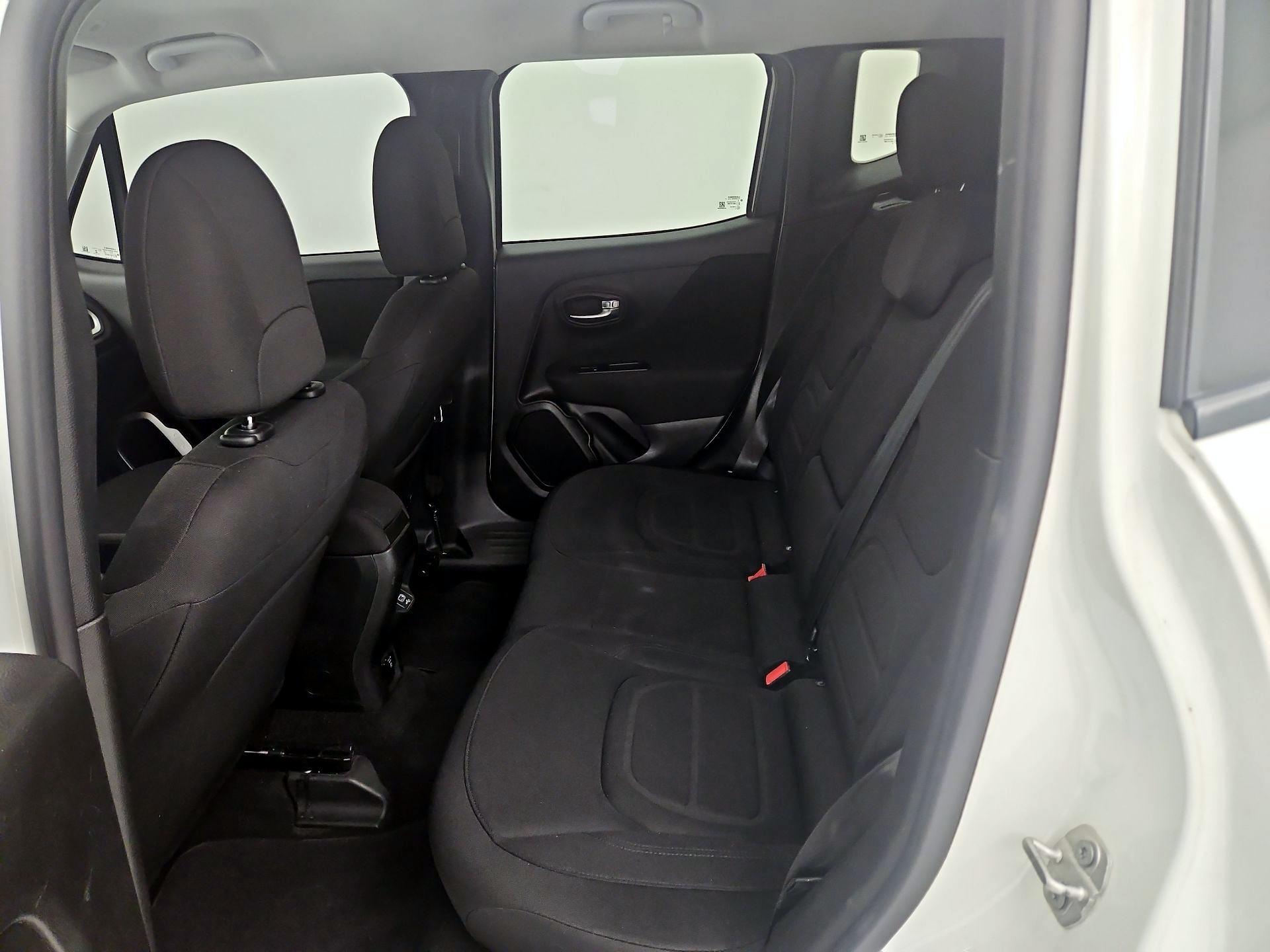 Thumbnail: 2019 Jeep Renegade - 17