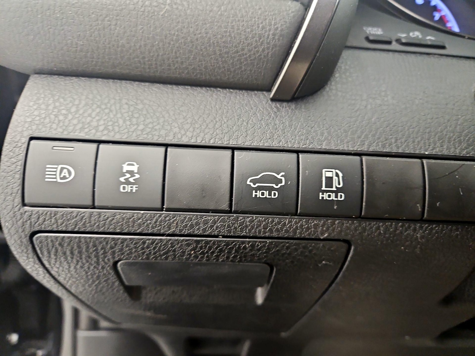 2022 Toyota Camry SE - Photo 14