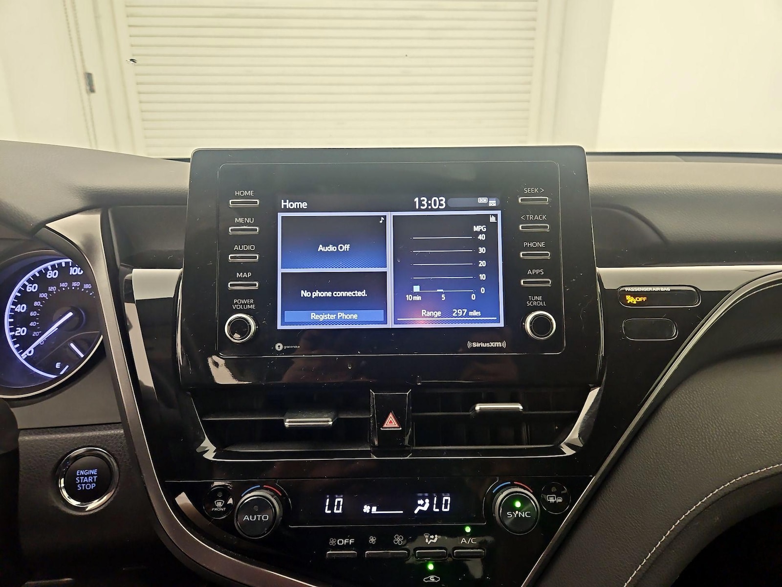2022 Toyota Camry SE - Photo 16