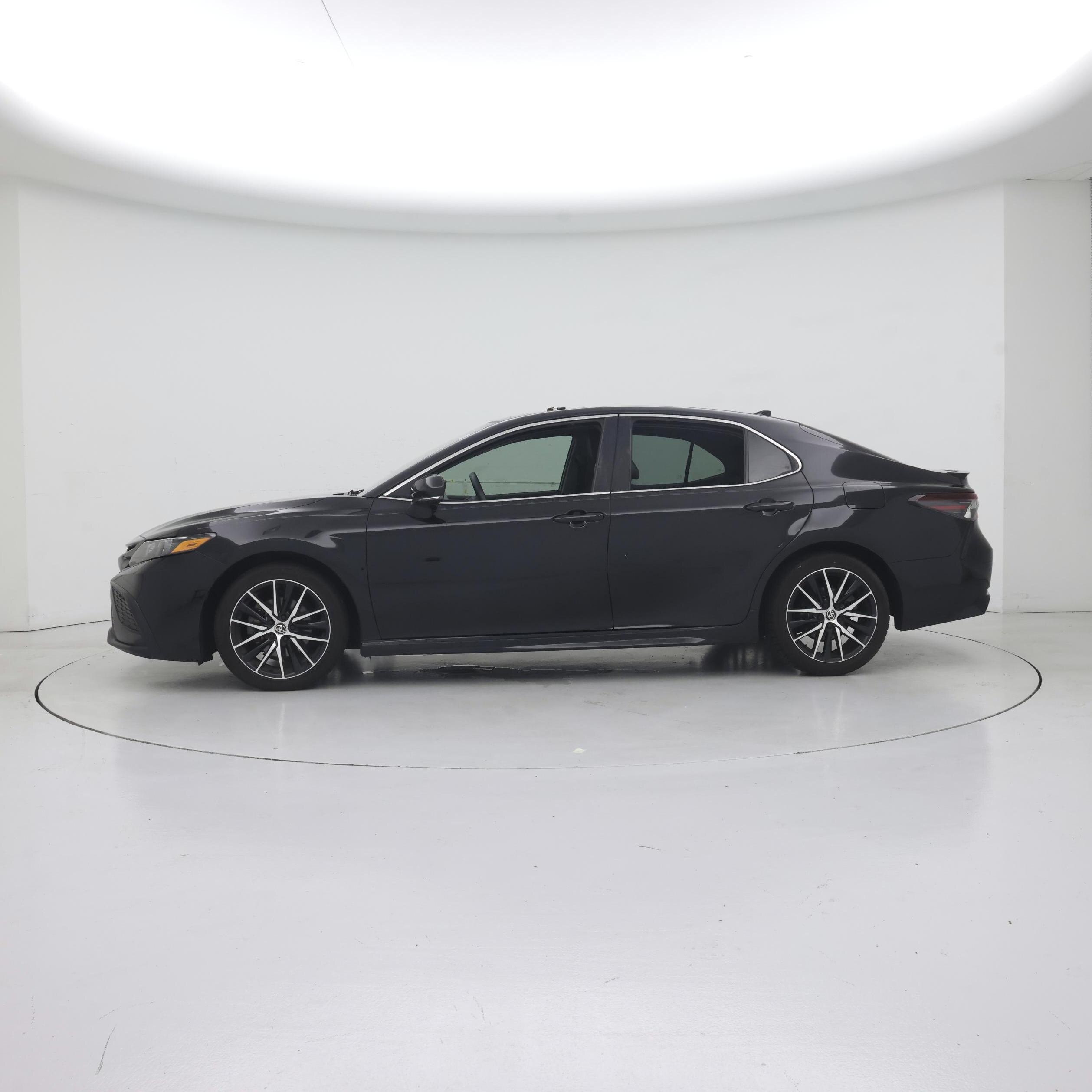 Thumbnail: 2022 Toyota Camry - 3