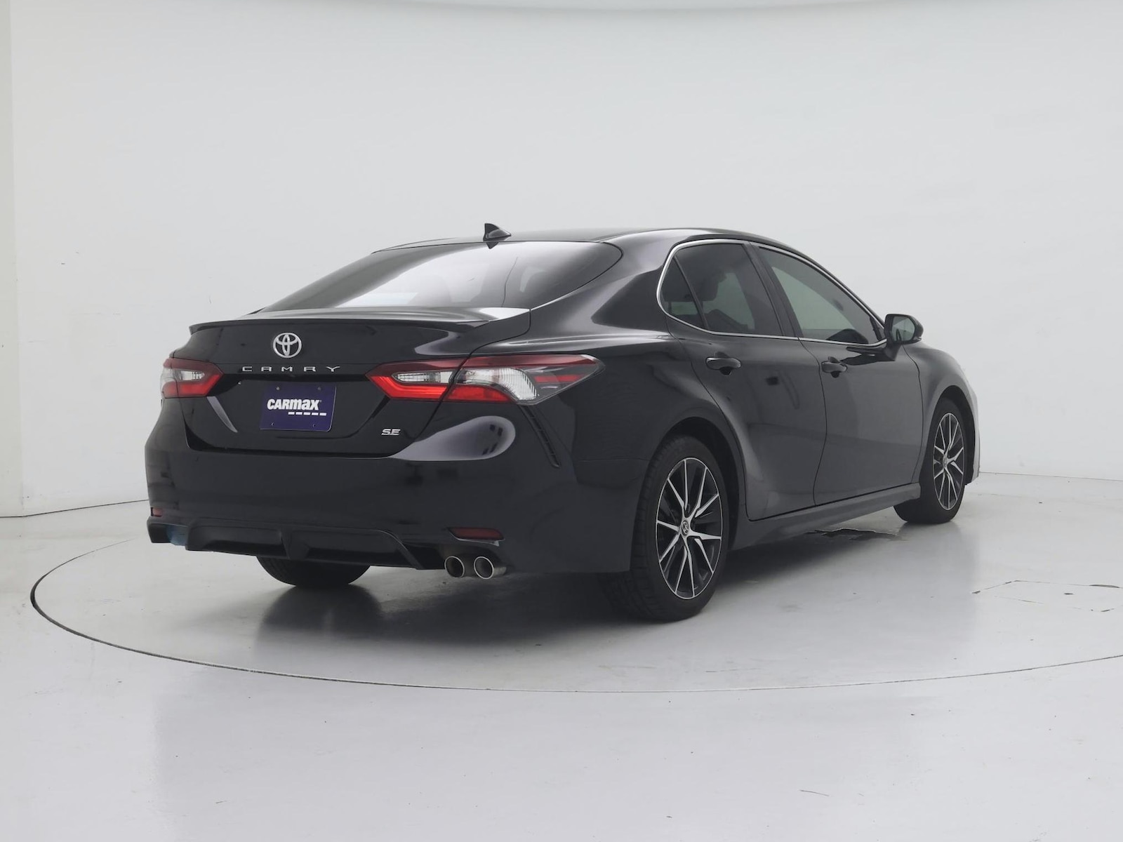 2022 Toyota Camry SE - Photo 9