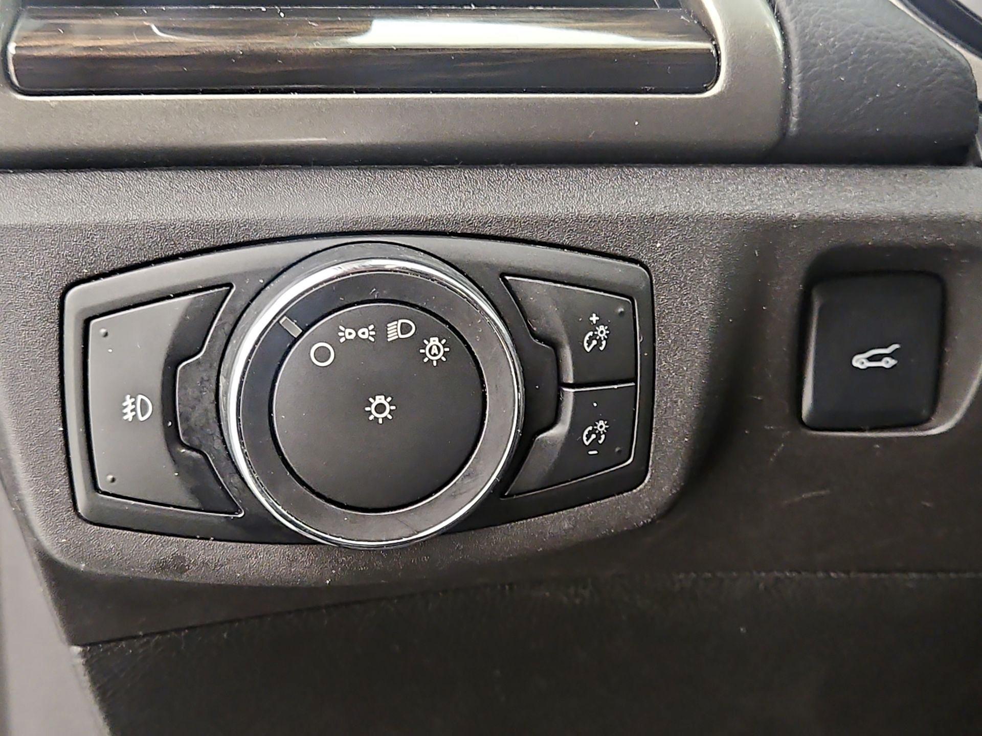 Thumbnail: 2016 Ford Fusion - 13