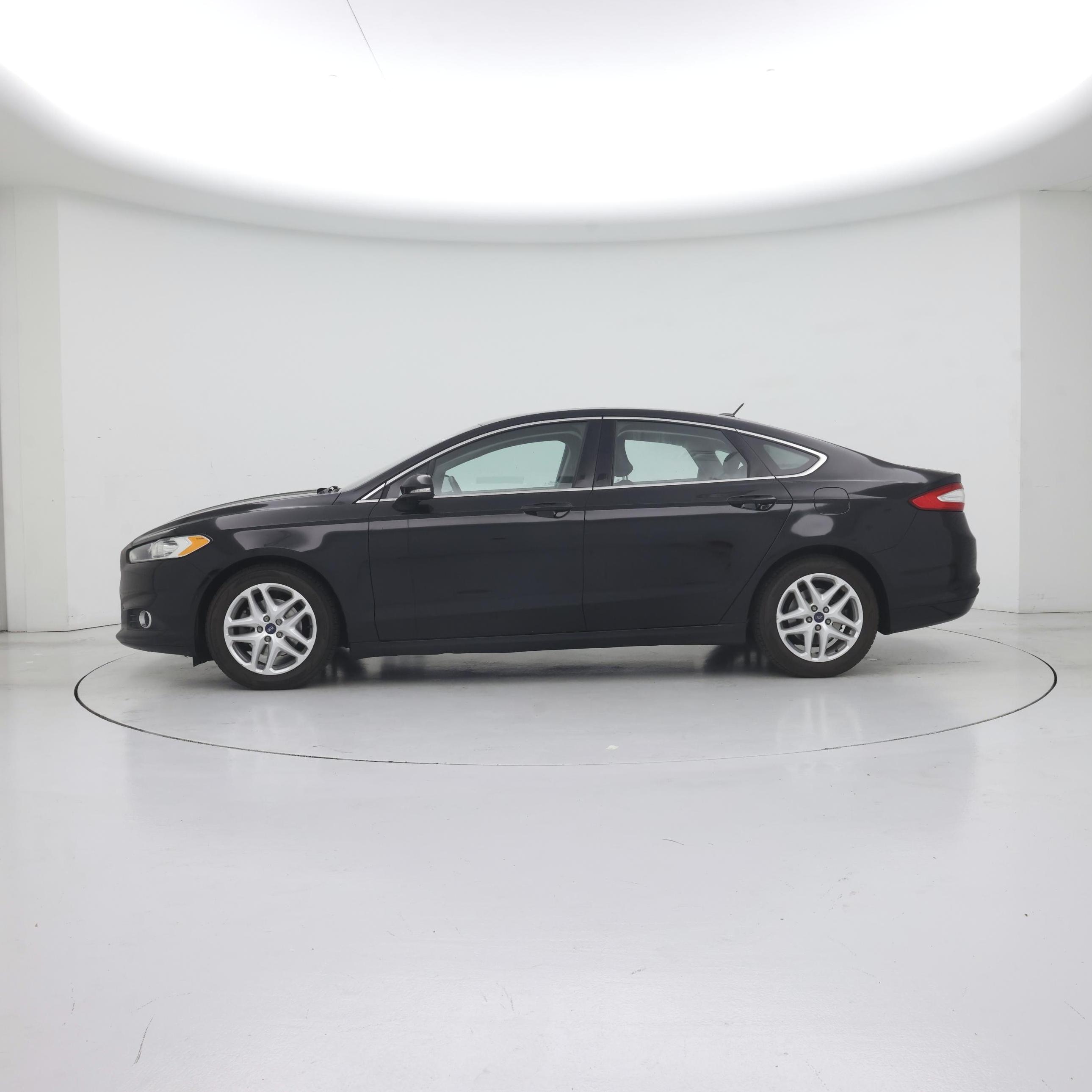 Thumbnail: 2016 Ford Fusion - 3