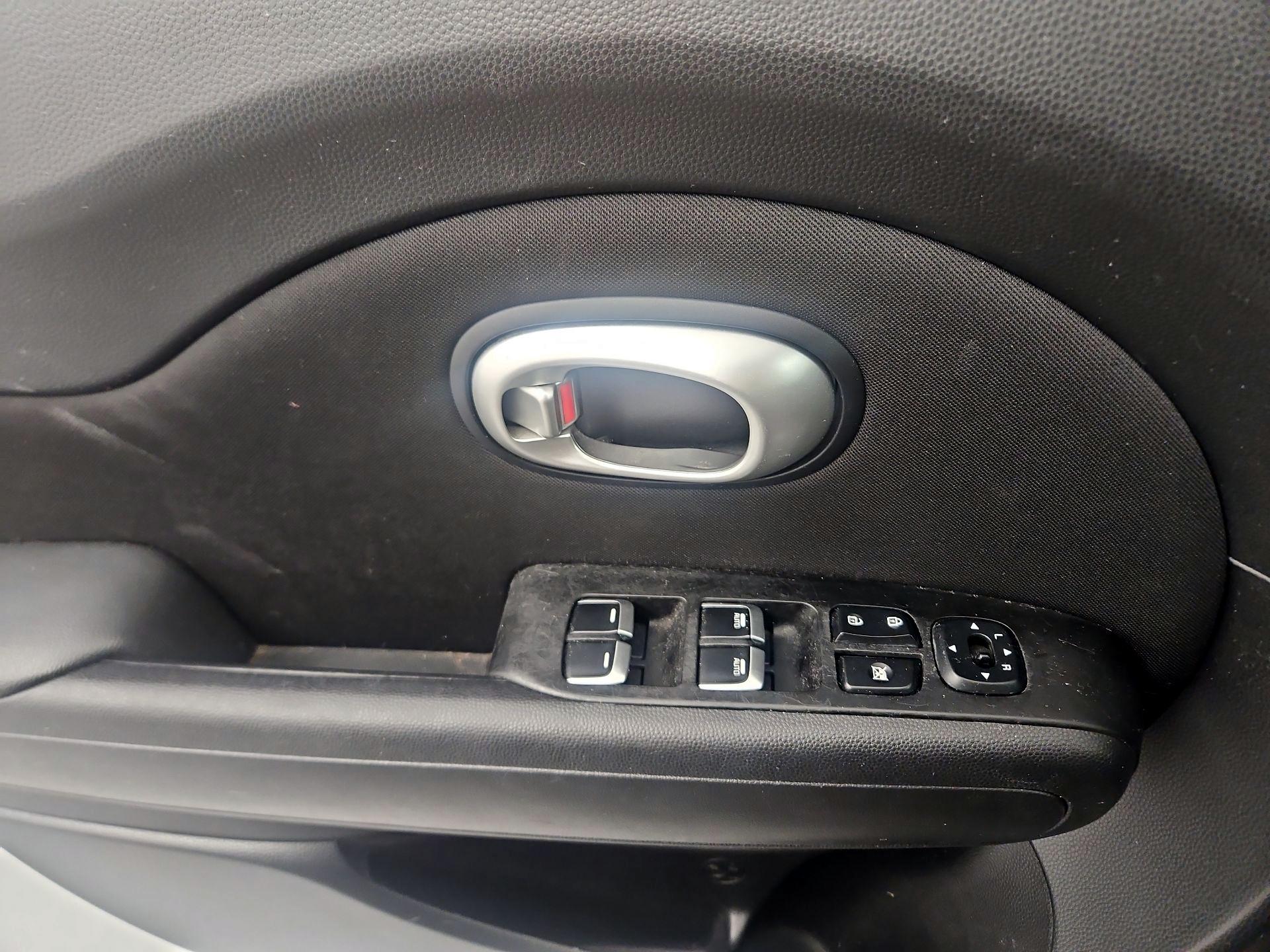 Thumbnail: 2018 Kia Soul - 12