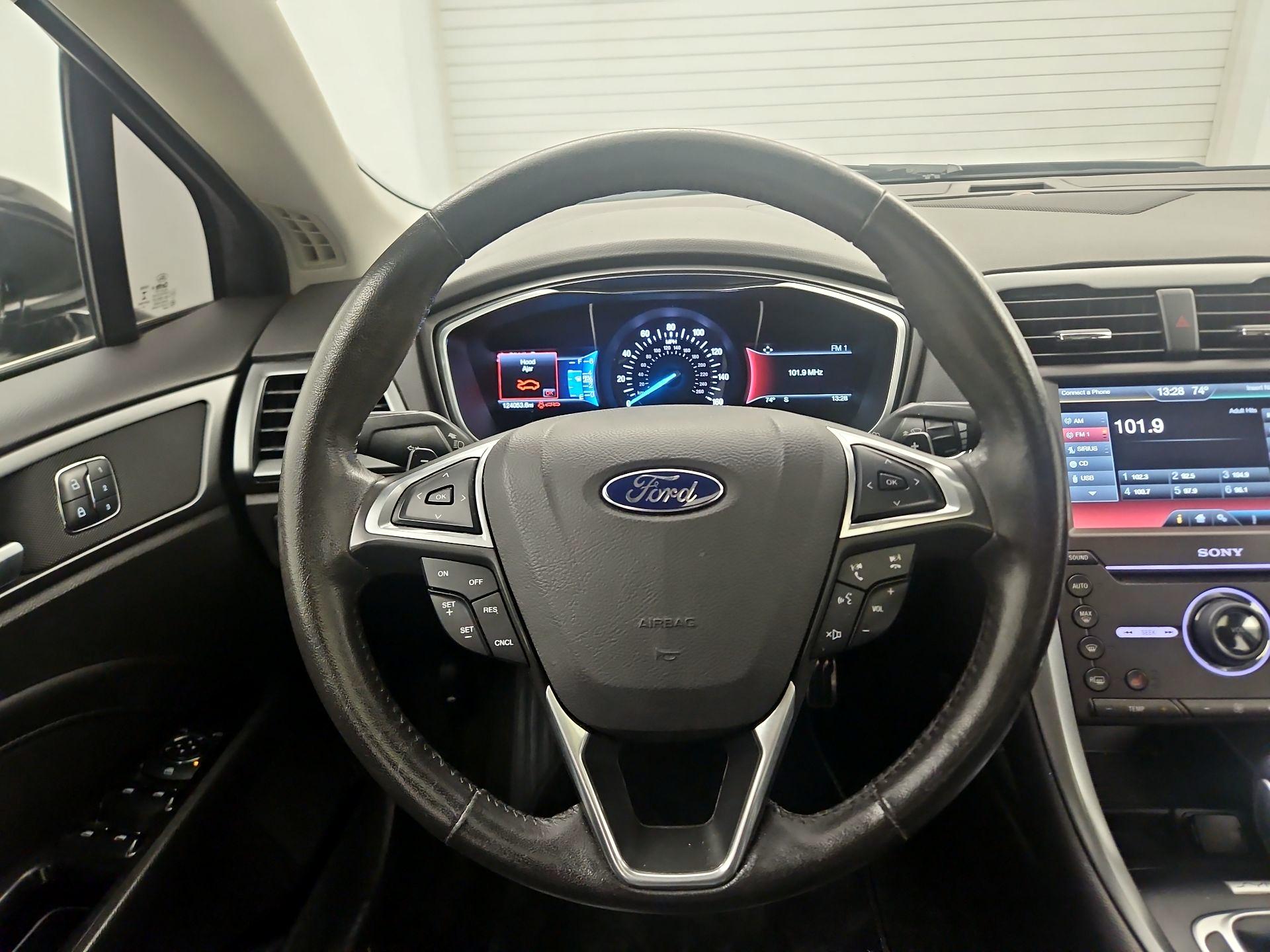 Thumbnail: 2016 Ford Fusion - 10
