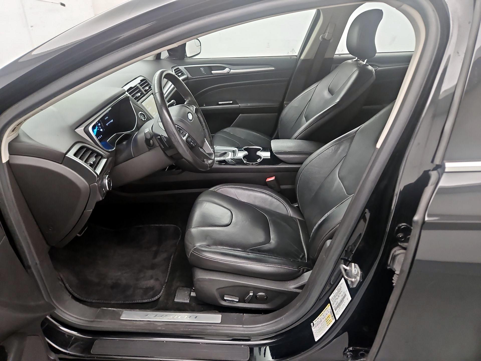 Thumbnail: 2016 Ford Fusion - 11