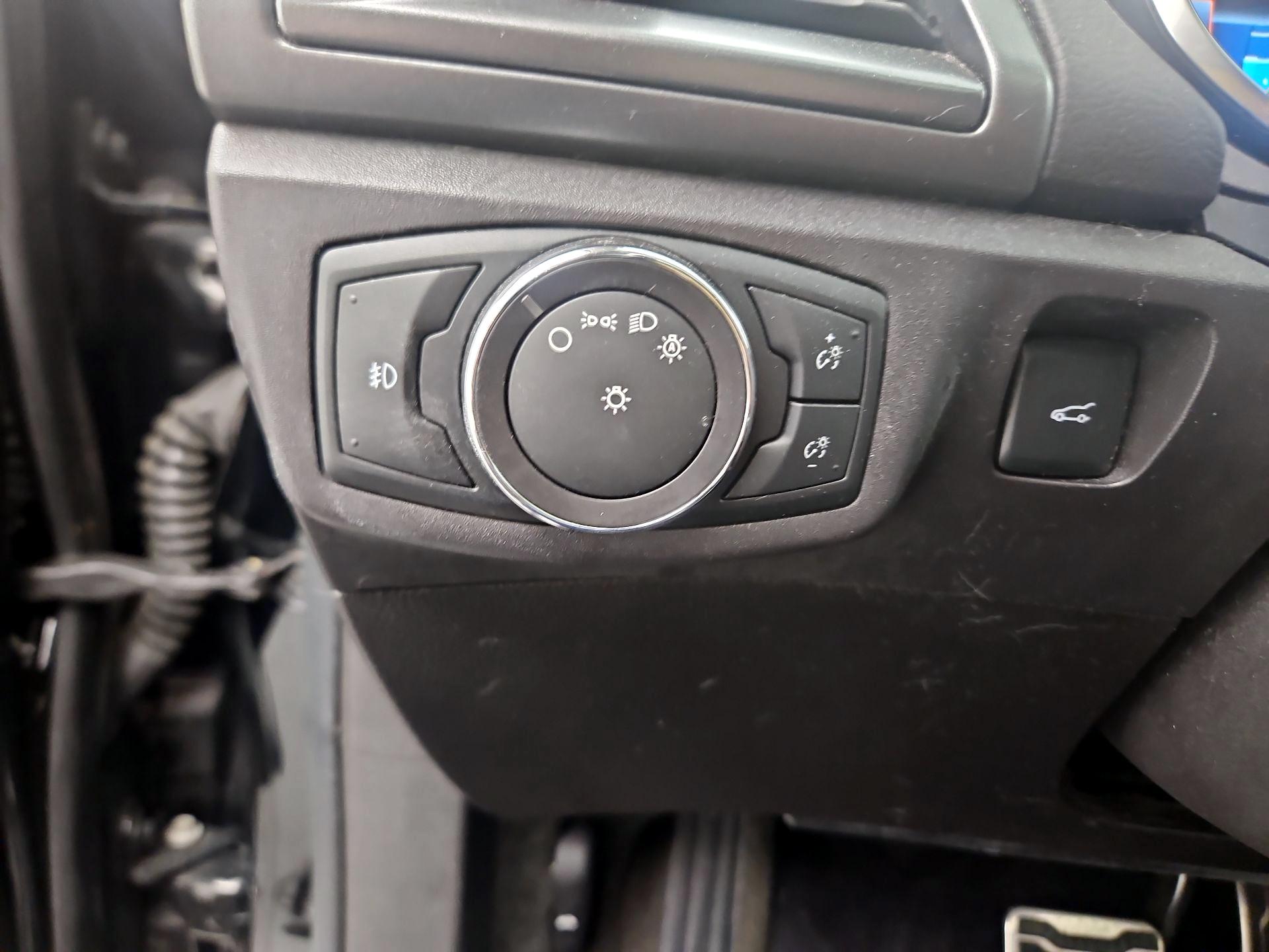 Thumbnail: 2016 Ford Fusion - 13