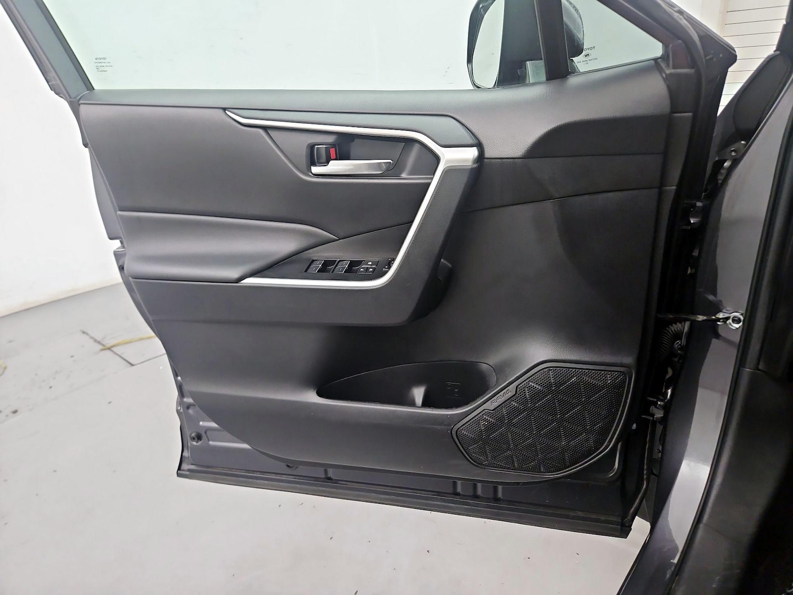 2024 Toyota RAV4 XLE Premium - Photo 11