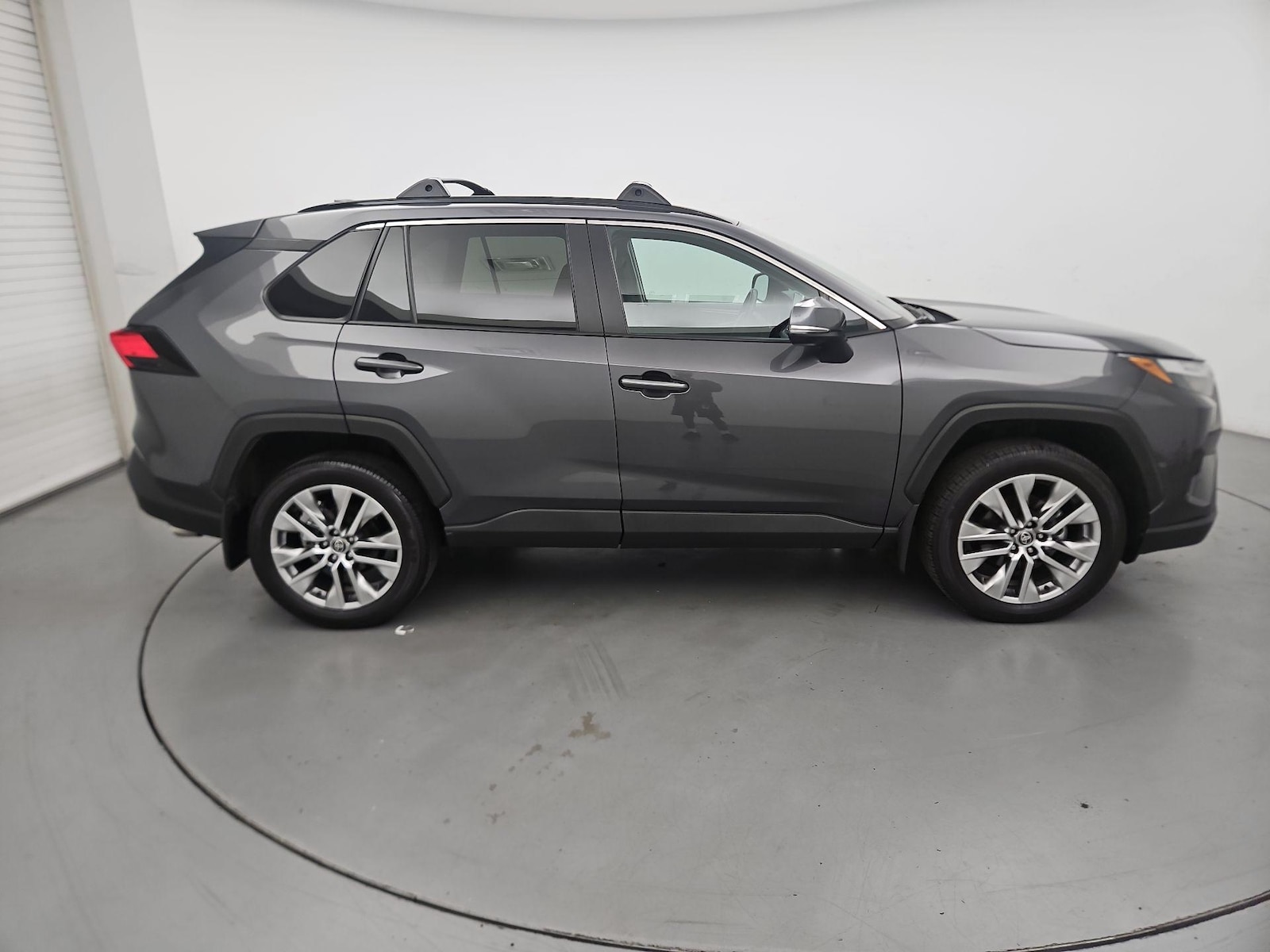 2024 Toyota RAV4 XLE Premium - Photo 4