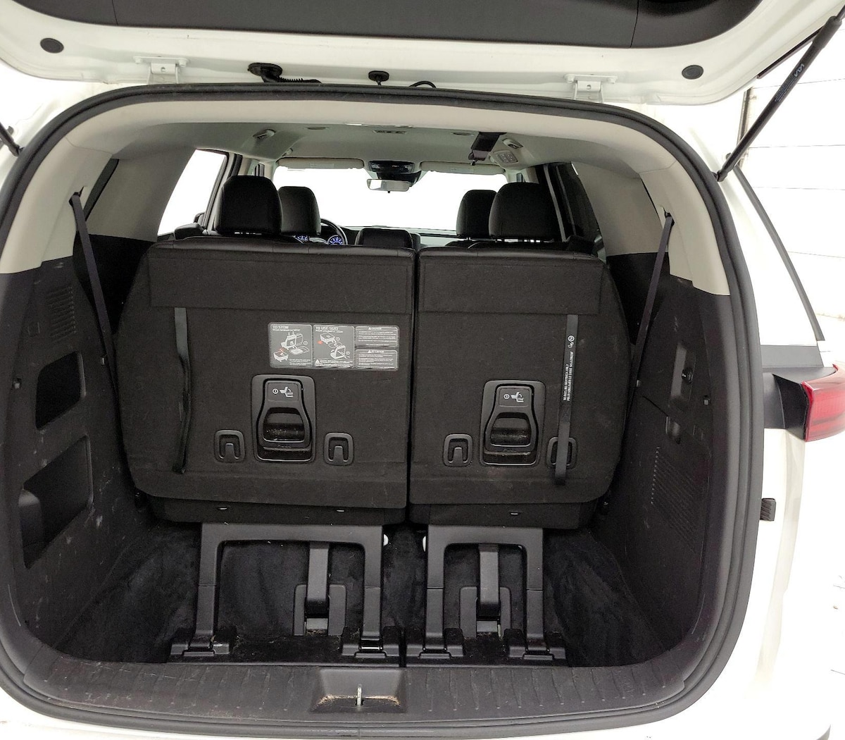 Trunk/Cargo (Seats Up)