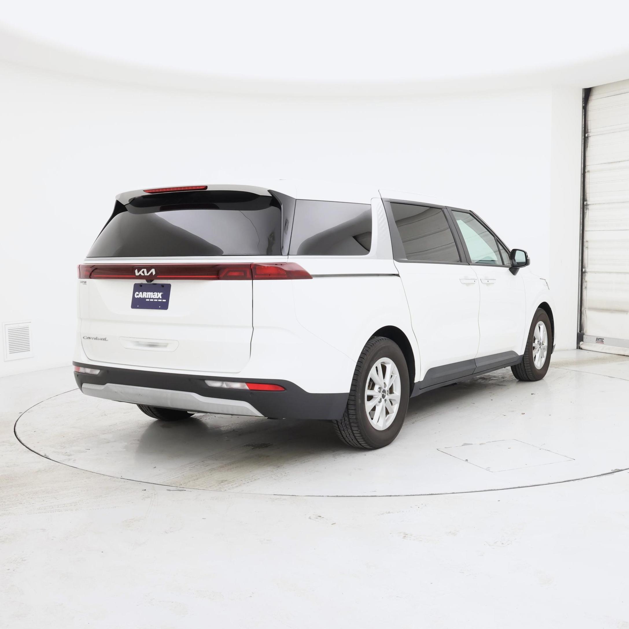 Thumbnail: 2022 Kia Carnival - 8