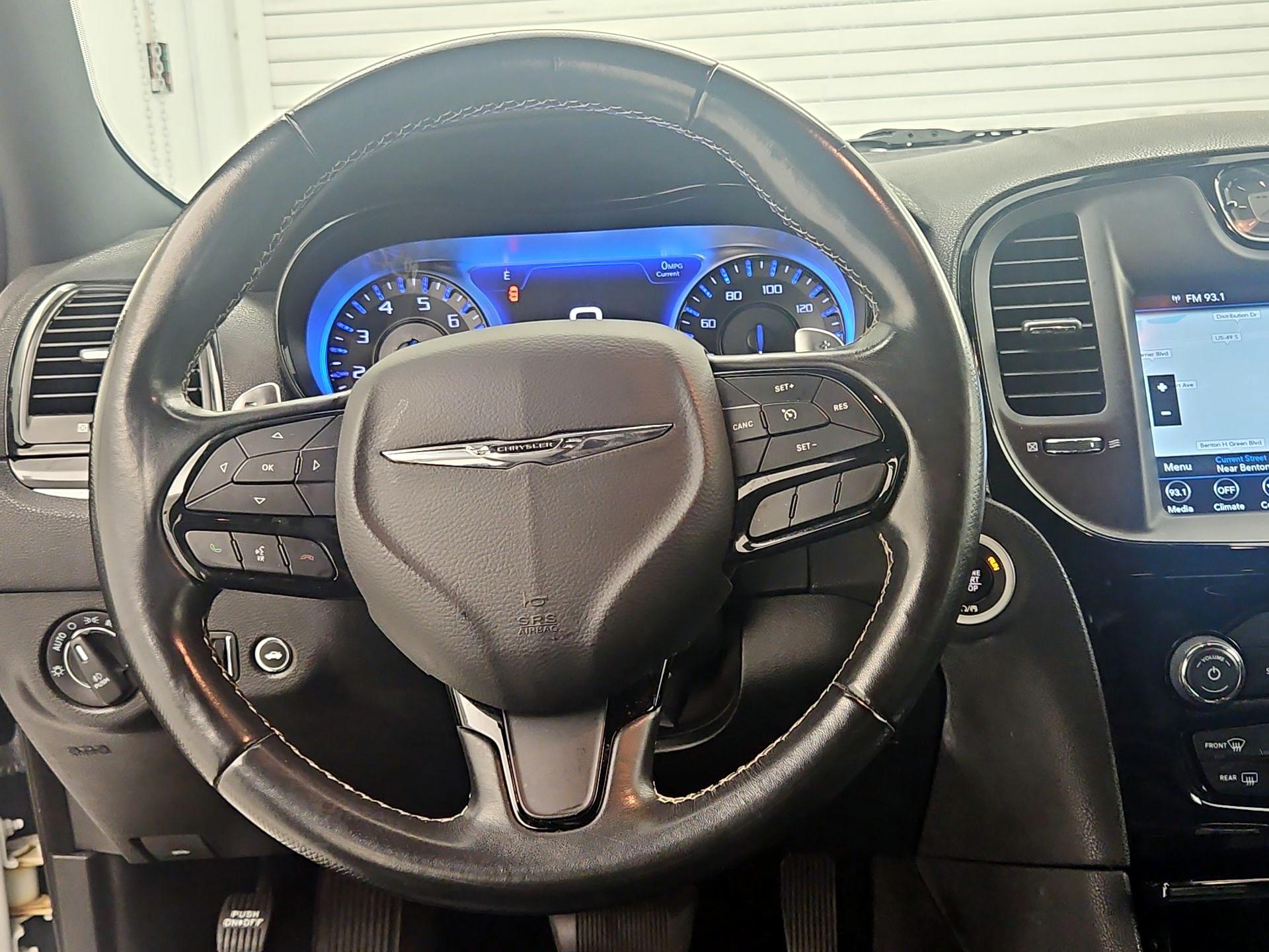 Thumbnail: 2022 Chrysler 300 - 10