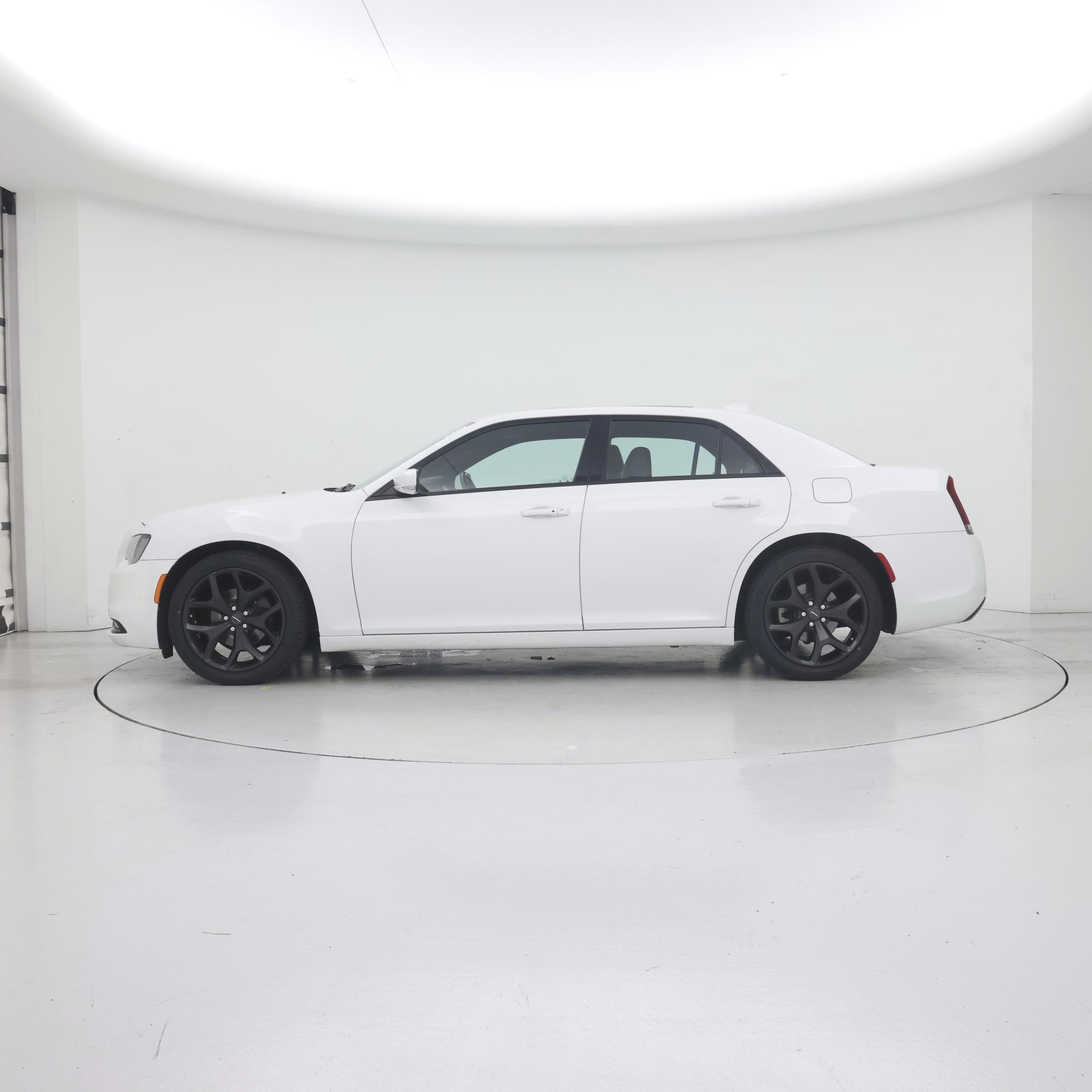 Thumbnail: 2022 Chrysler 300 - 5