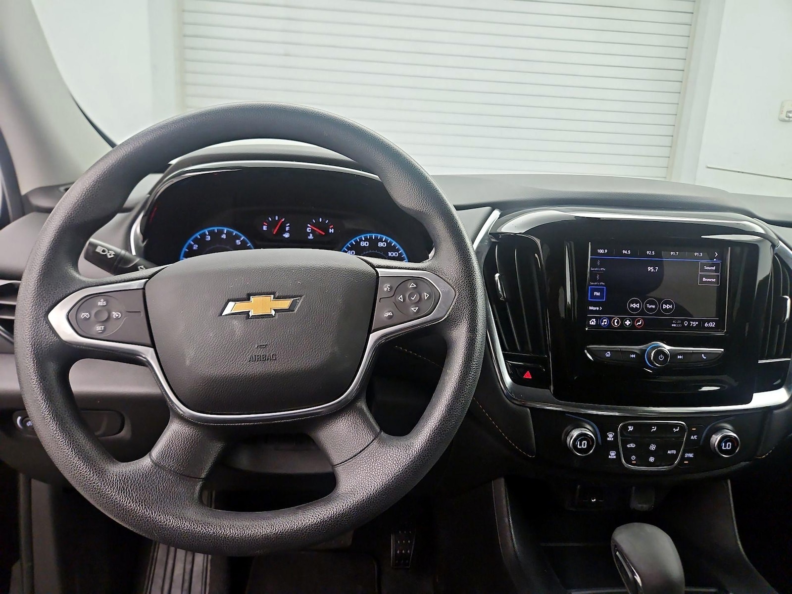 2021 Chevrolet Traverse LS - Photo 10