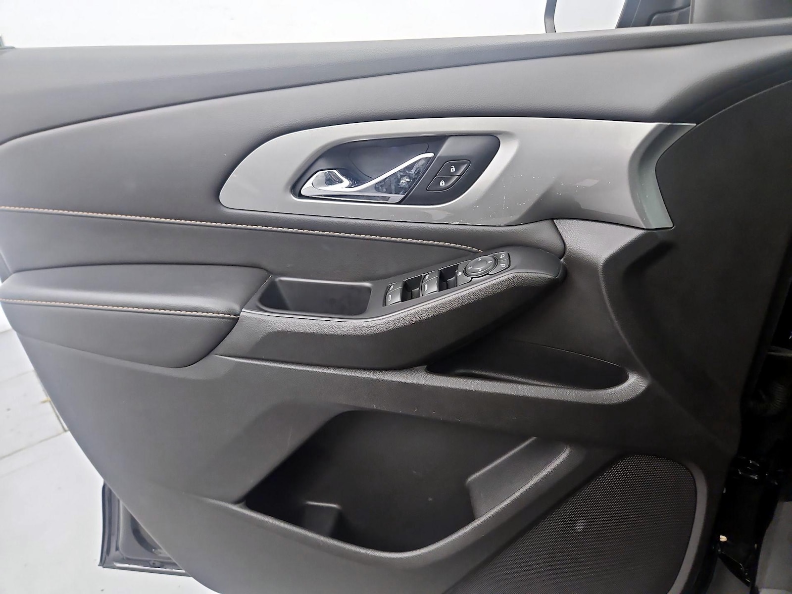2021 Chevrolet Traverse LS - Photo 13