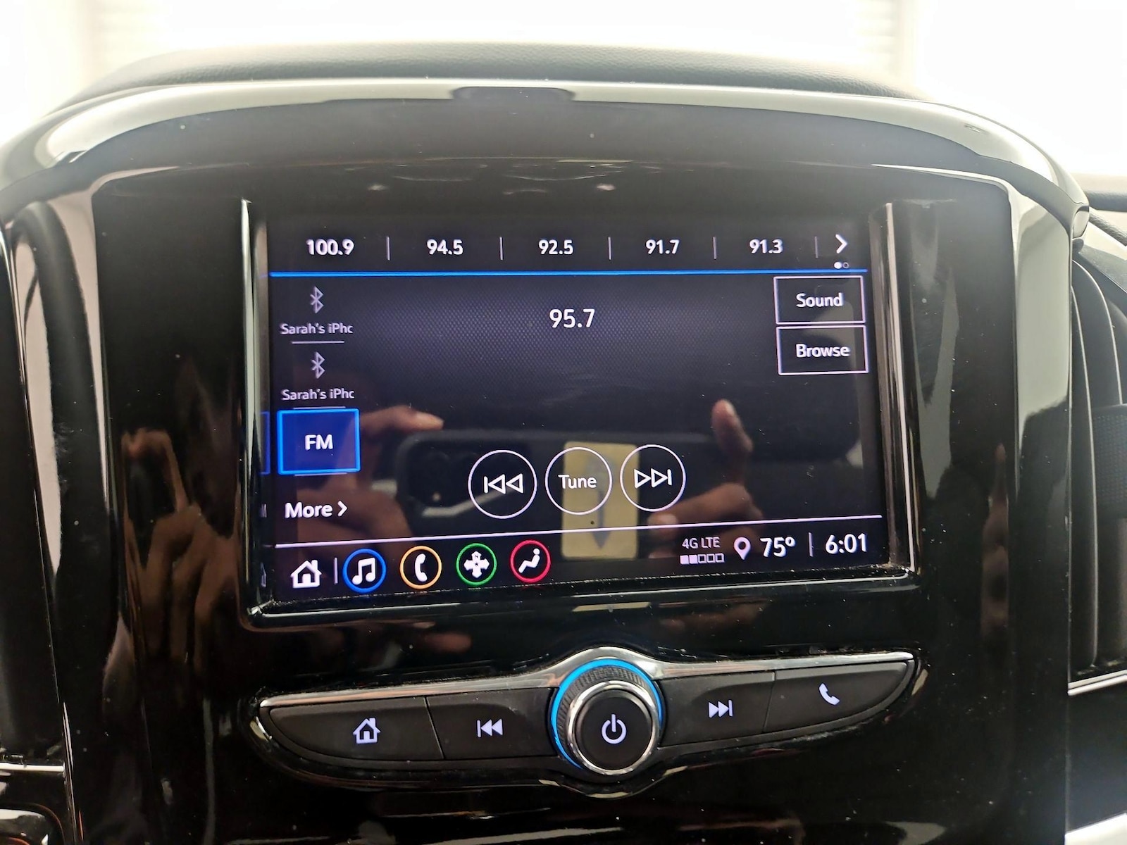 2021 Chevrolet Traverse LS - Photo 16