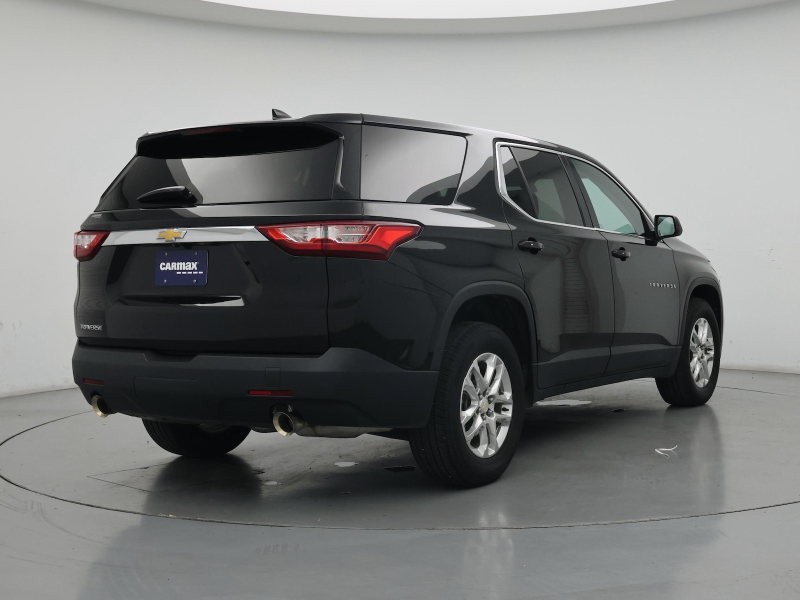 2021 Chevrolet Traverse LS - Photo 9