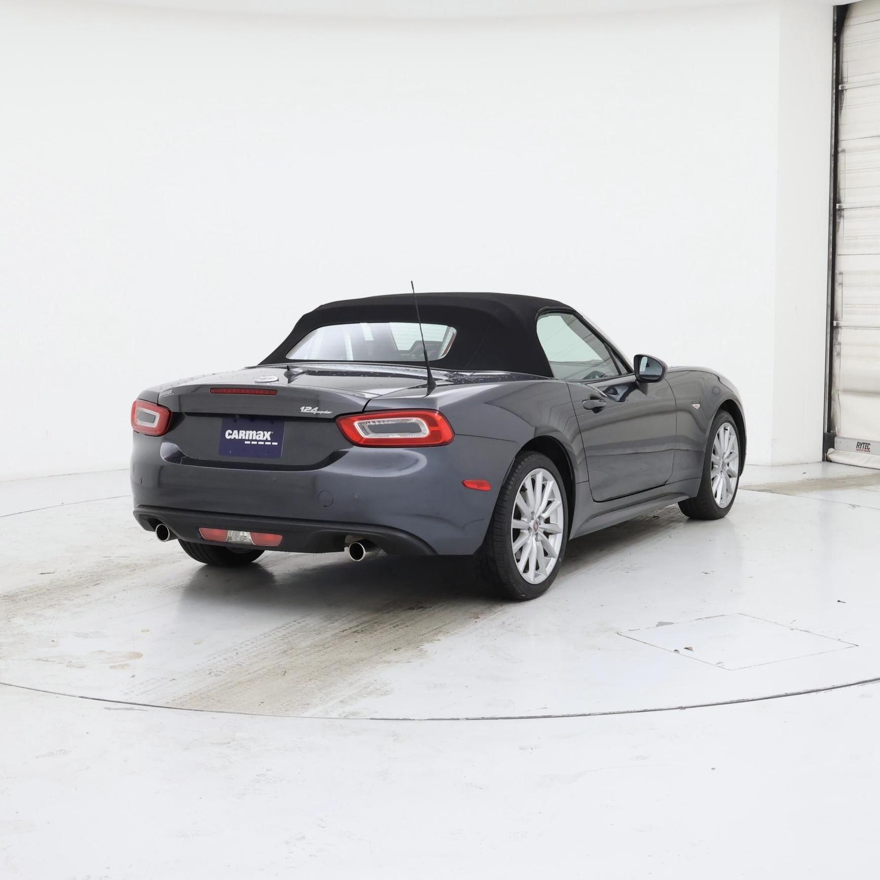 Thumbnail: 2017 Fiat 124 Spider - 8